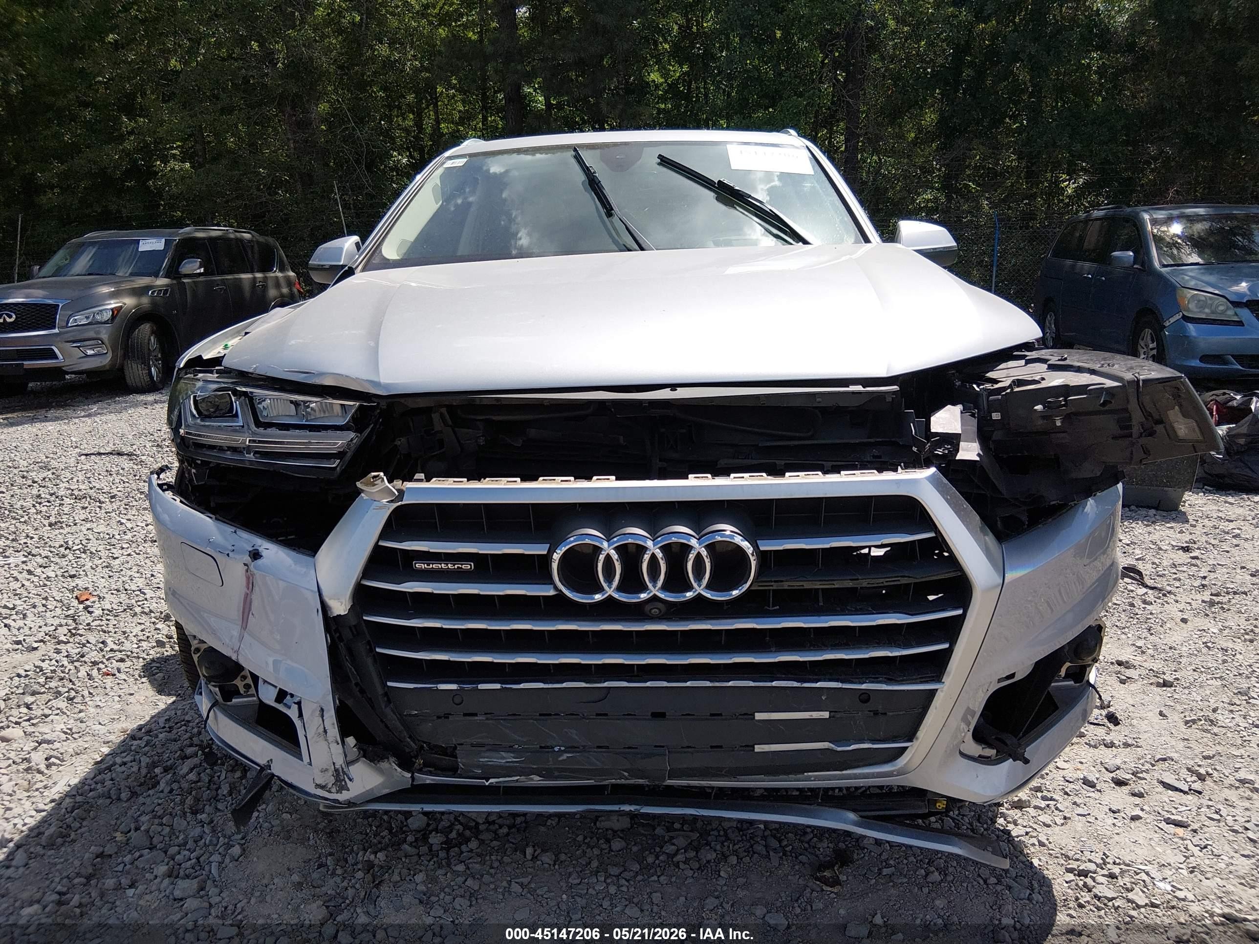 2019 Audi Q7 55 Premium Серебряный vin: WA1VAAF7XKD007427