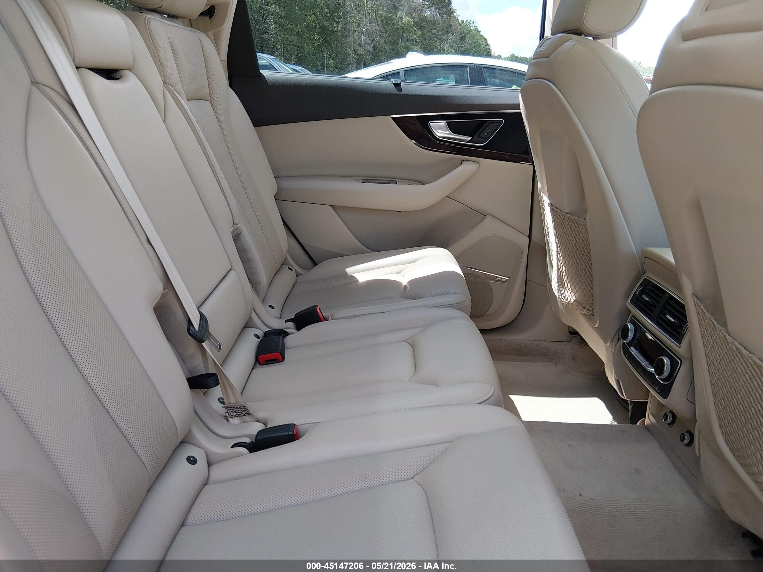 2019 Audi Q7 55 Premium Серебряный vin: WA1VAAF7XKD007427