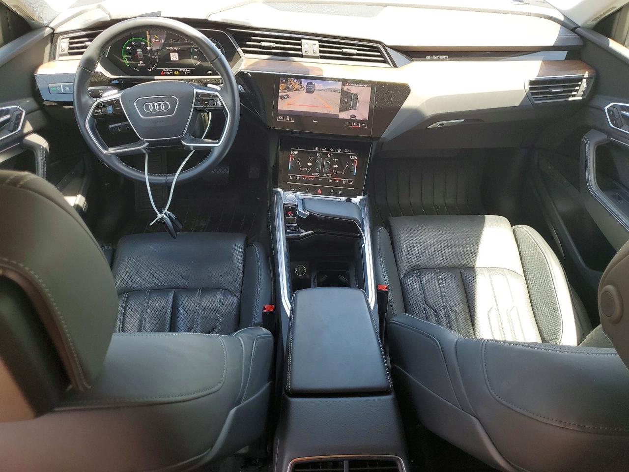 2019 Audi E-tron Prestige White vin: WA1VAAGE2KB022741