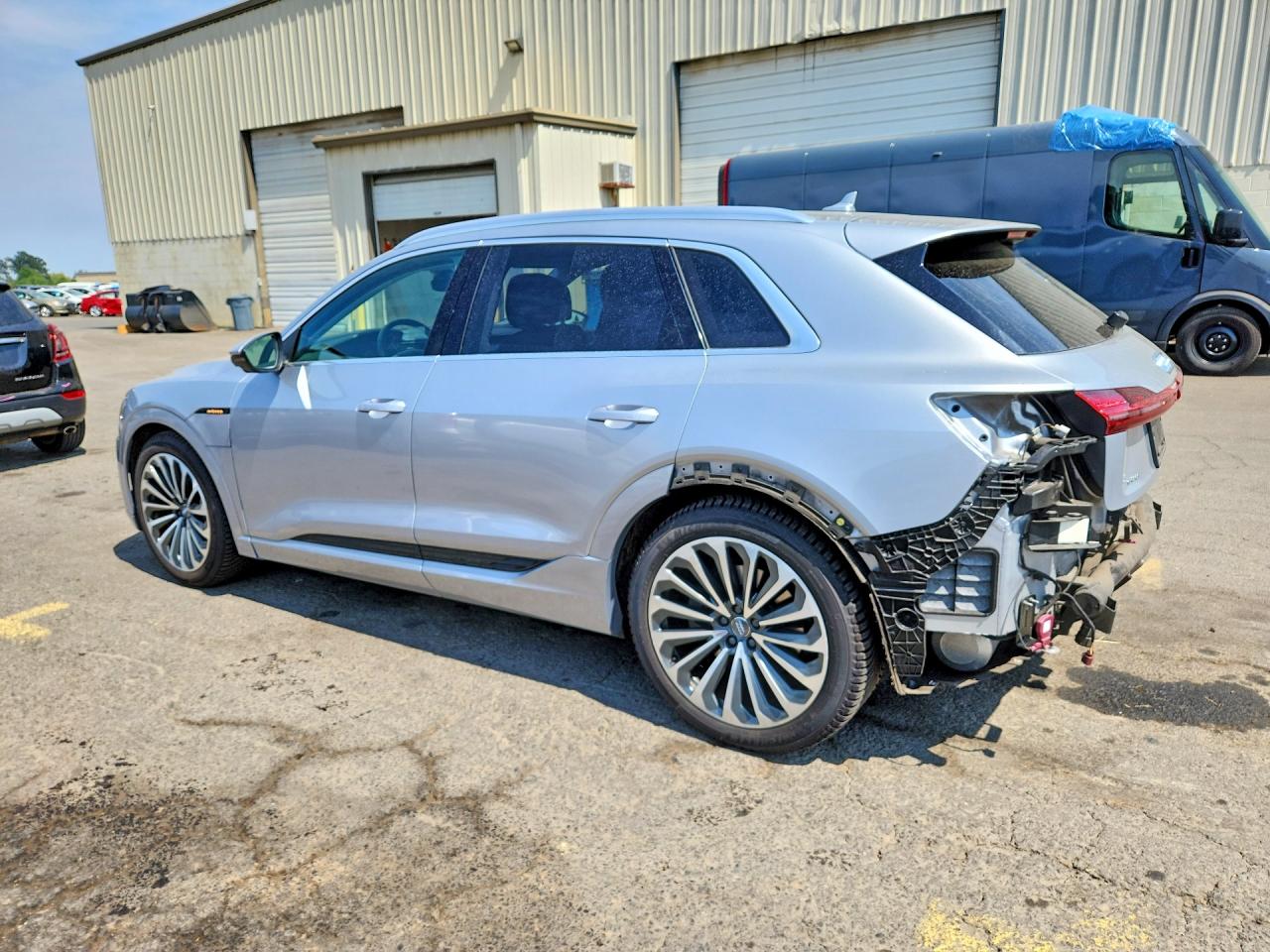 2019 Audi E-tron Prestige Silver vin: WA1VABGE7KB008940