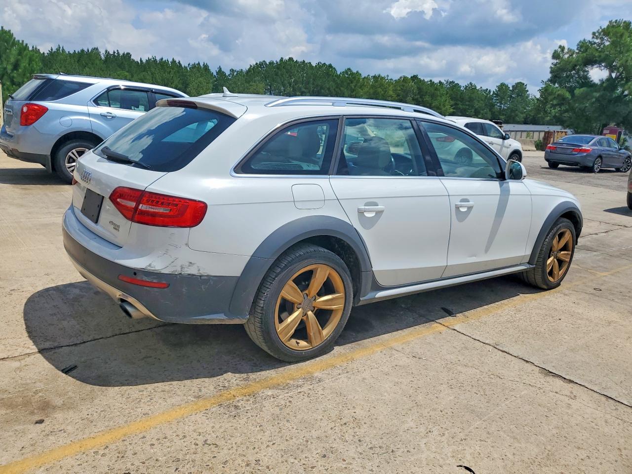 2013 Audi A4 Allroad Prestige White vin: WA1VFAFL2DA167577
