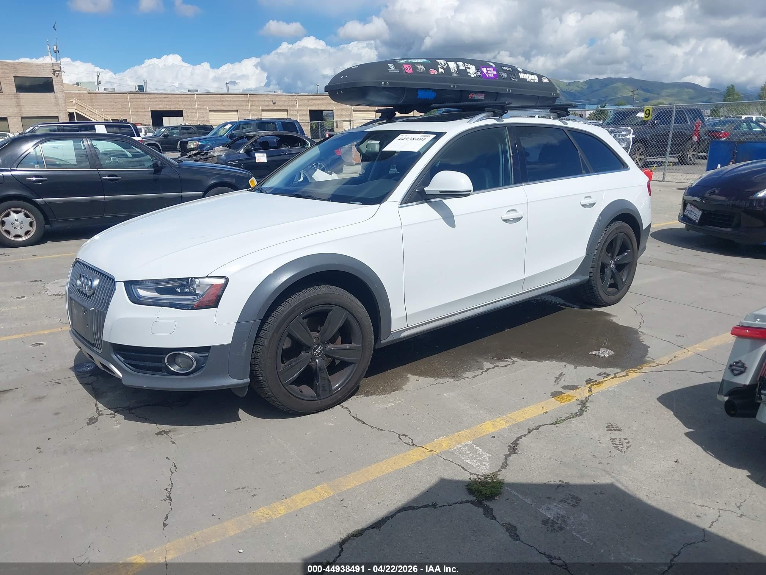 2013 Audi Allroad 2.0t Premium White vin: WA1VFAFL8DA222565