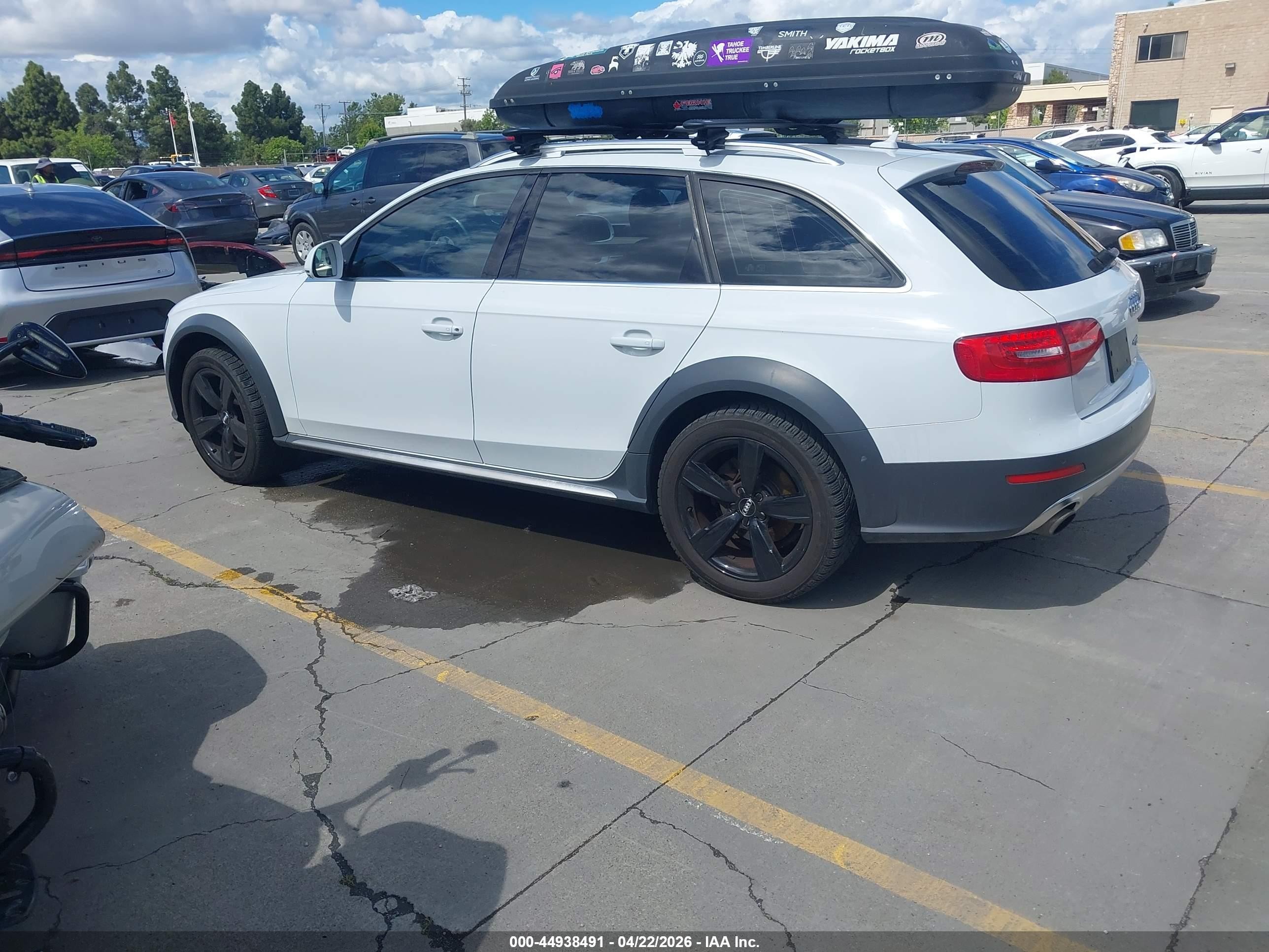 2013 Audi Allroad 2.0t Premium White vin: WA1VFAFL8DA222565