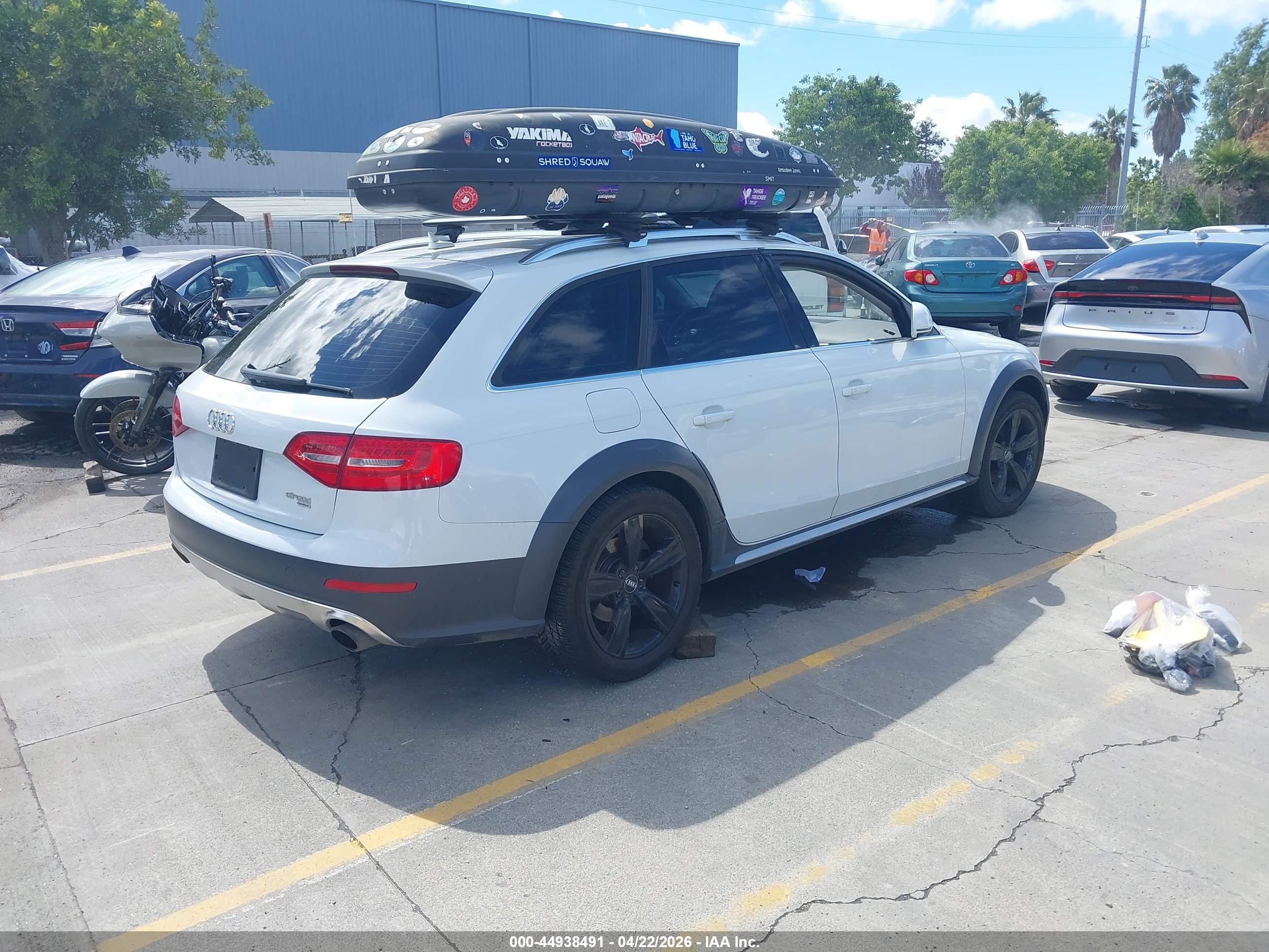 2013 Audi Allroad 2.0t Premium White vin: WA1VFAFL8DA222565