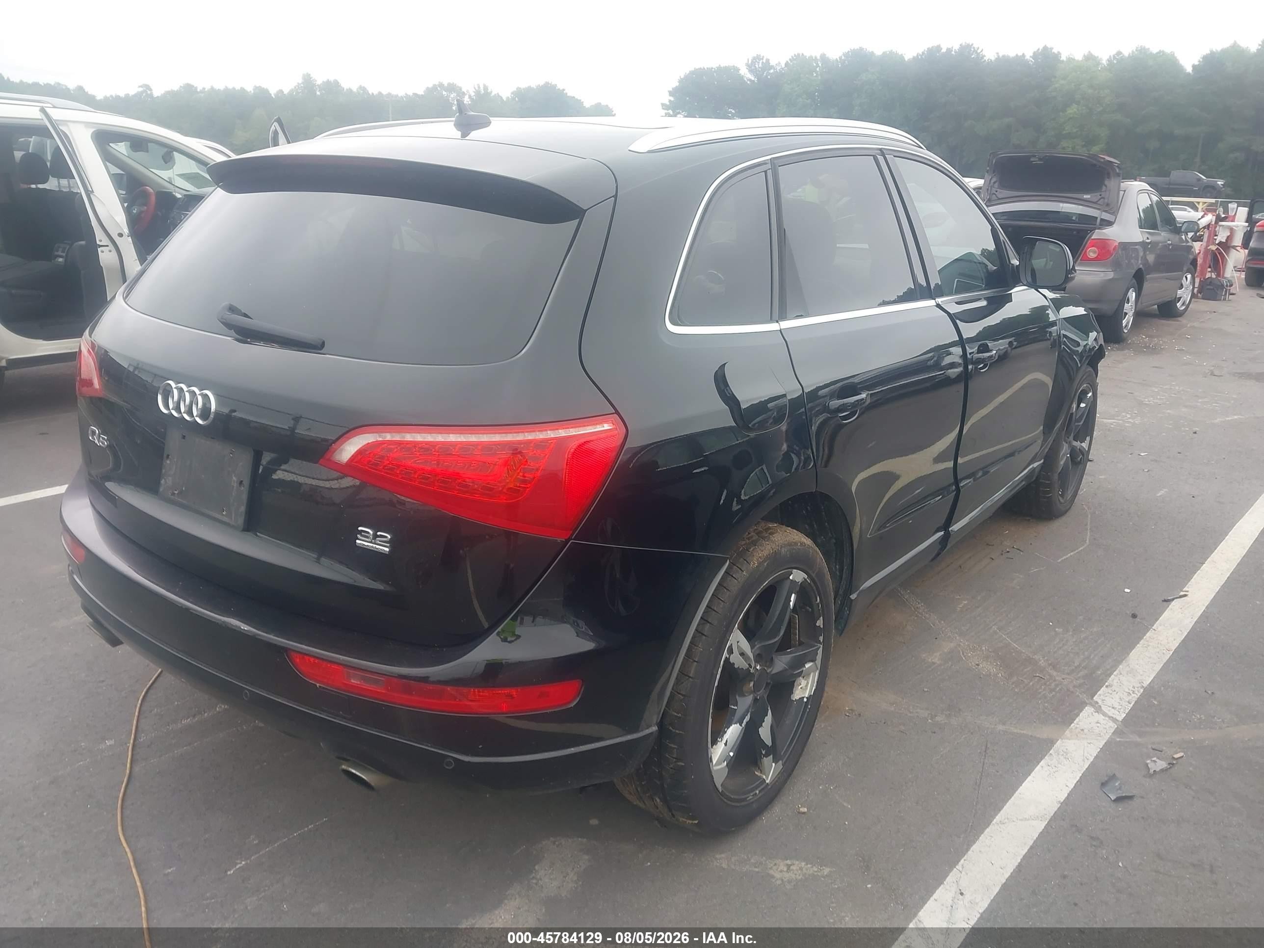 2010 Audi Q5 3.2 Premium Black vin: WA1VKAFP8AA048703