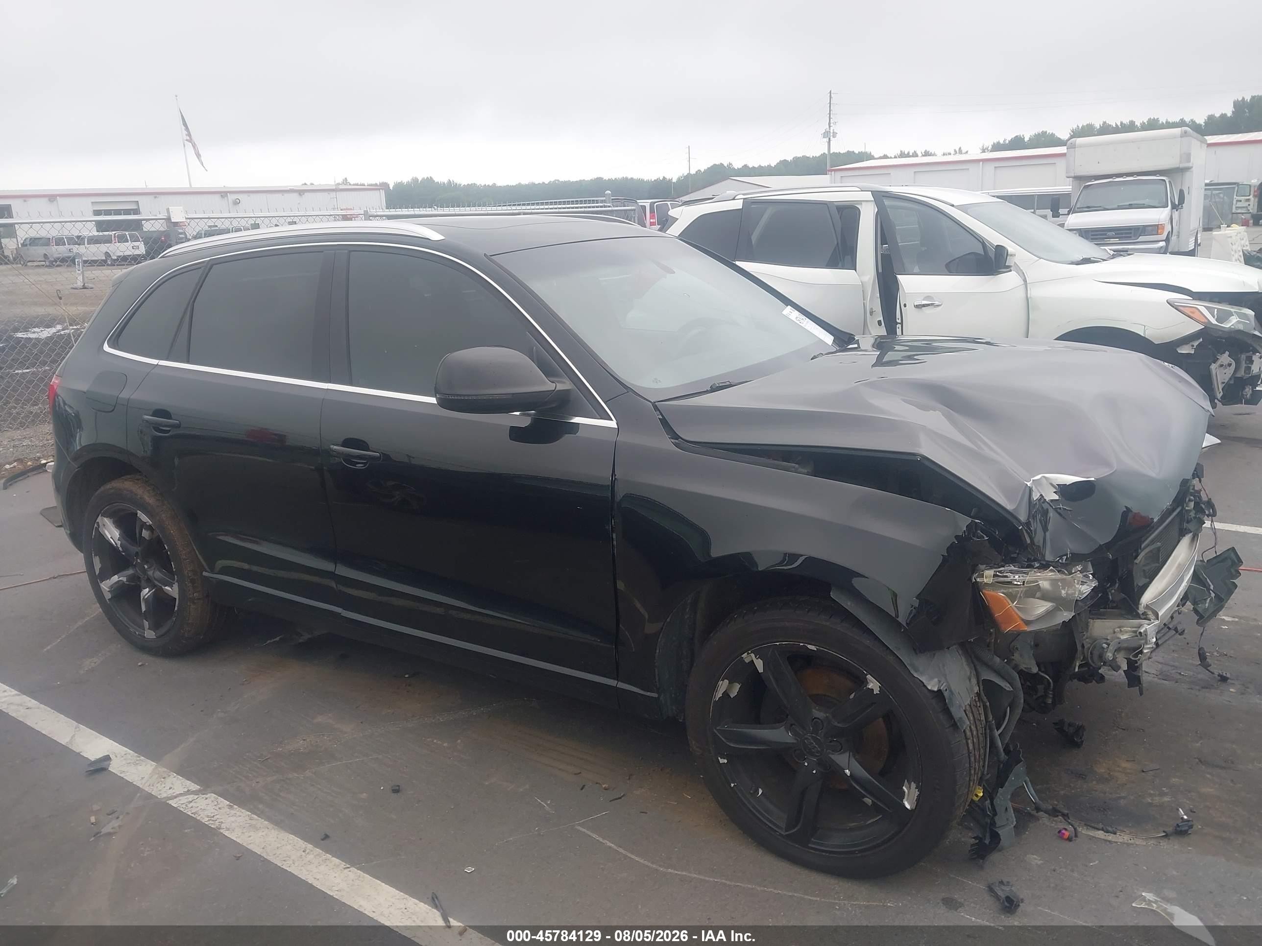 2010 Audi Q5 3.2 Premium Black vin: WA1VKAFP8AA048703