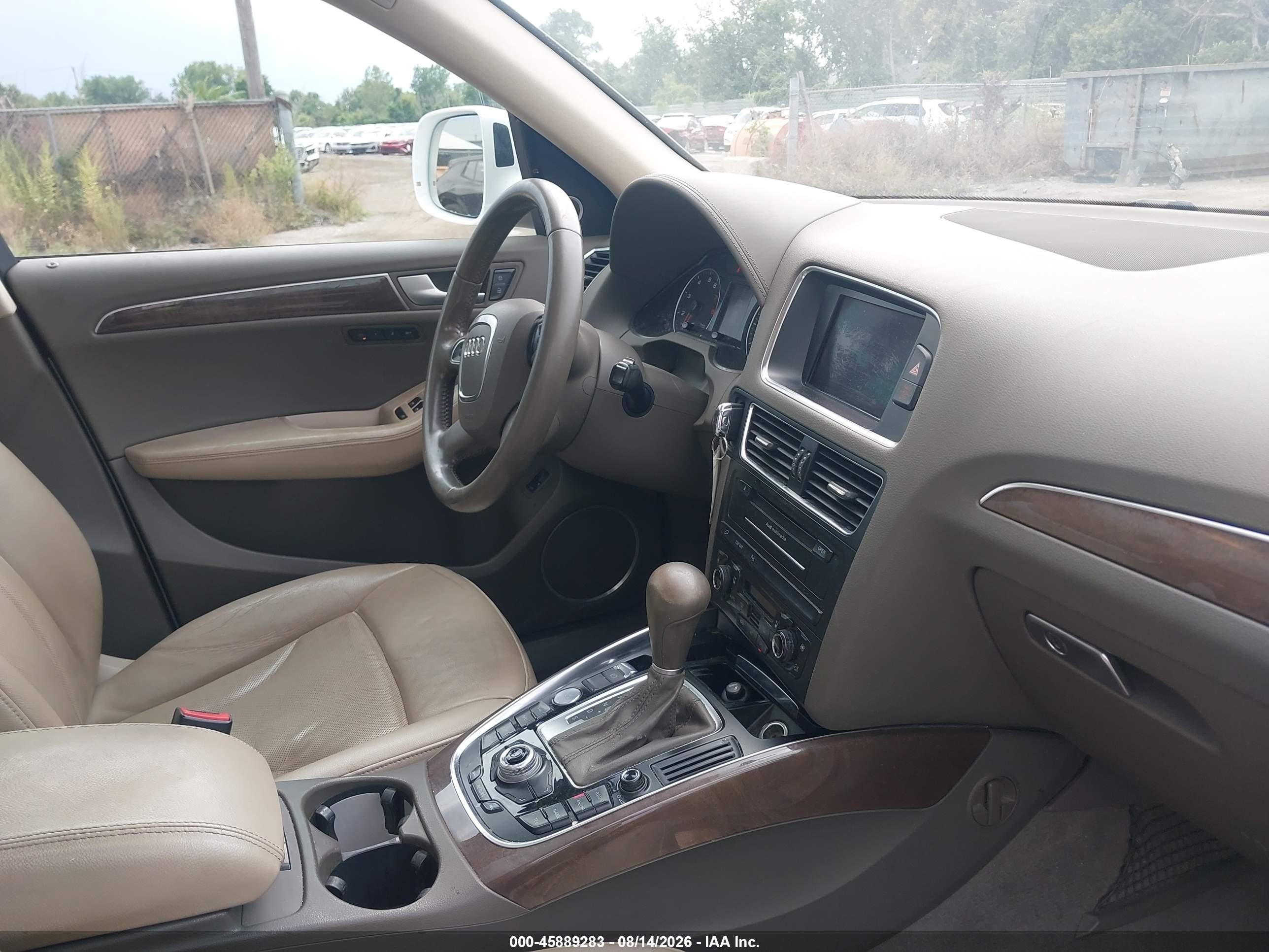 2010 Audi Q5 3.2 Premium Белый vin: WA1VKAFP8AA099232