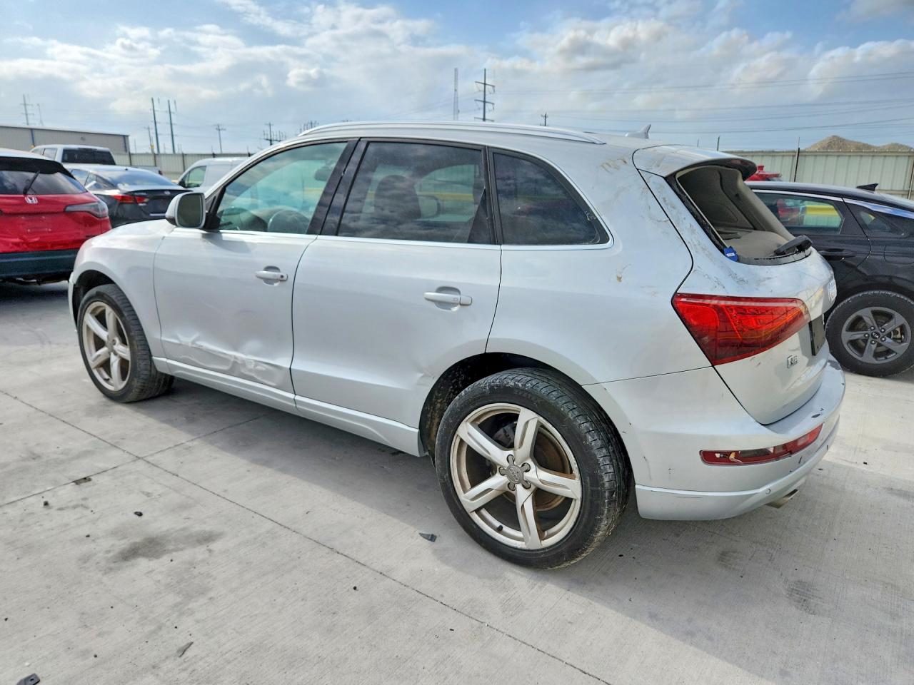 2010 Audi Q5 Prestige Silver vin: WA1VKAFPXAA095506