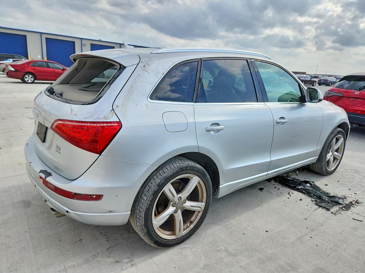 2010 Audi Q5 Prestige Silver vin: WA1VKAFPXAA095506