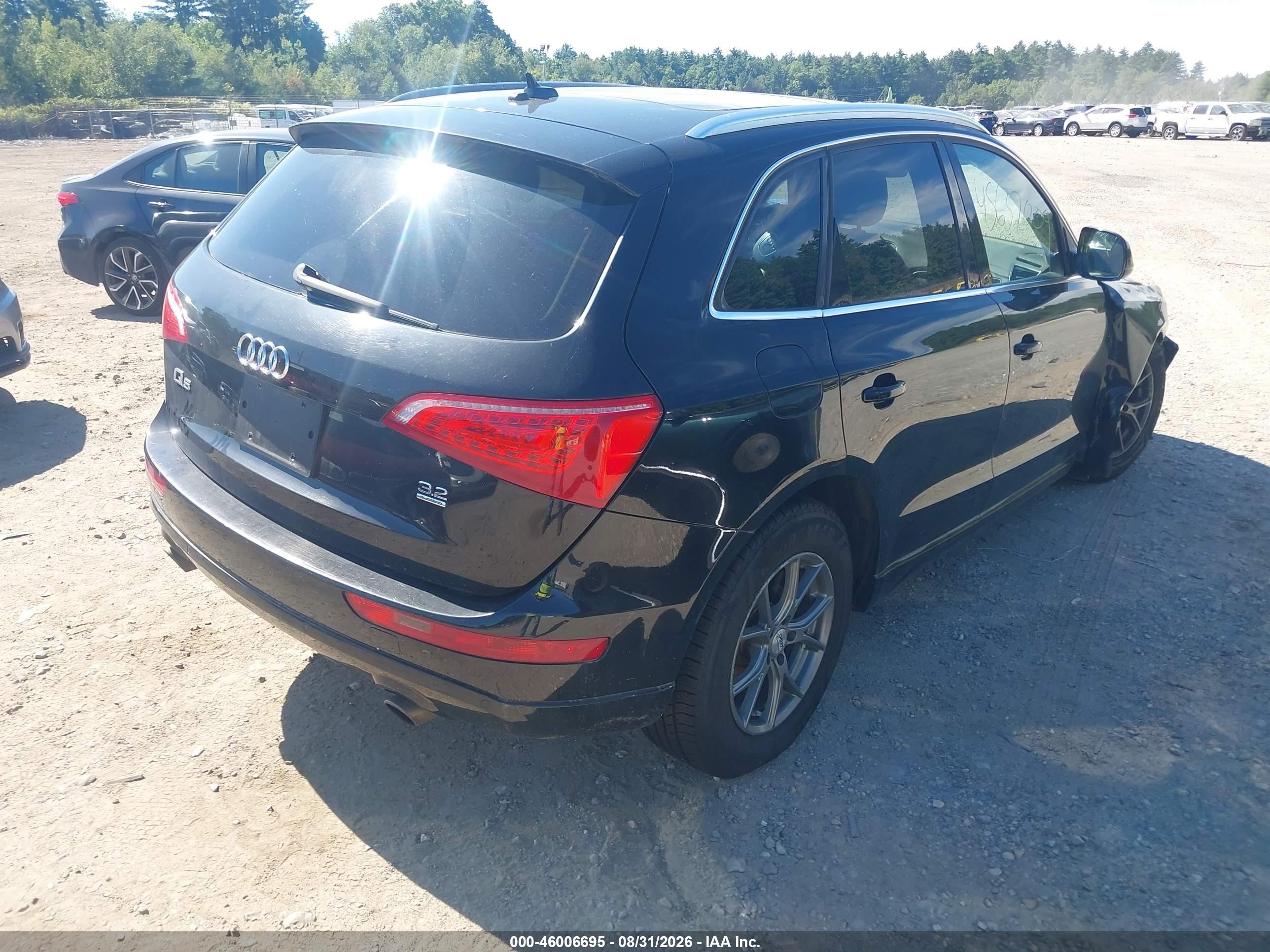 2010 Audi Q5 3.2 Premium Black vin: WA1VKAFPXAA108867