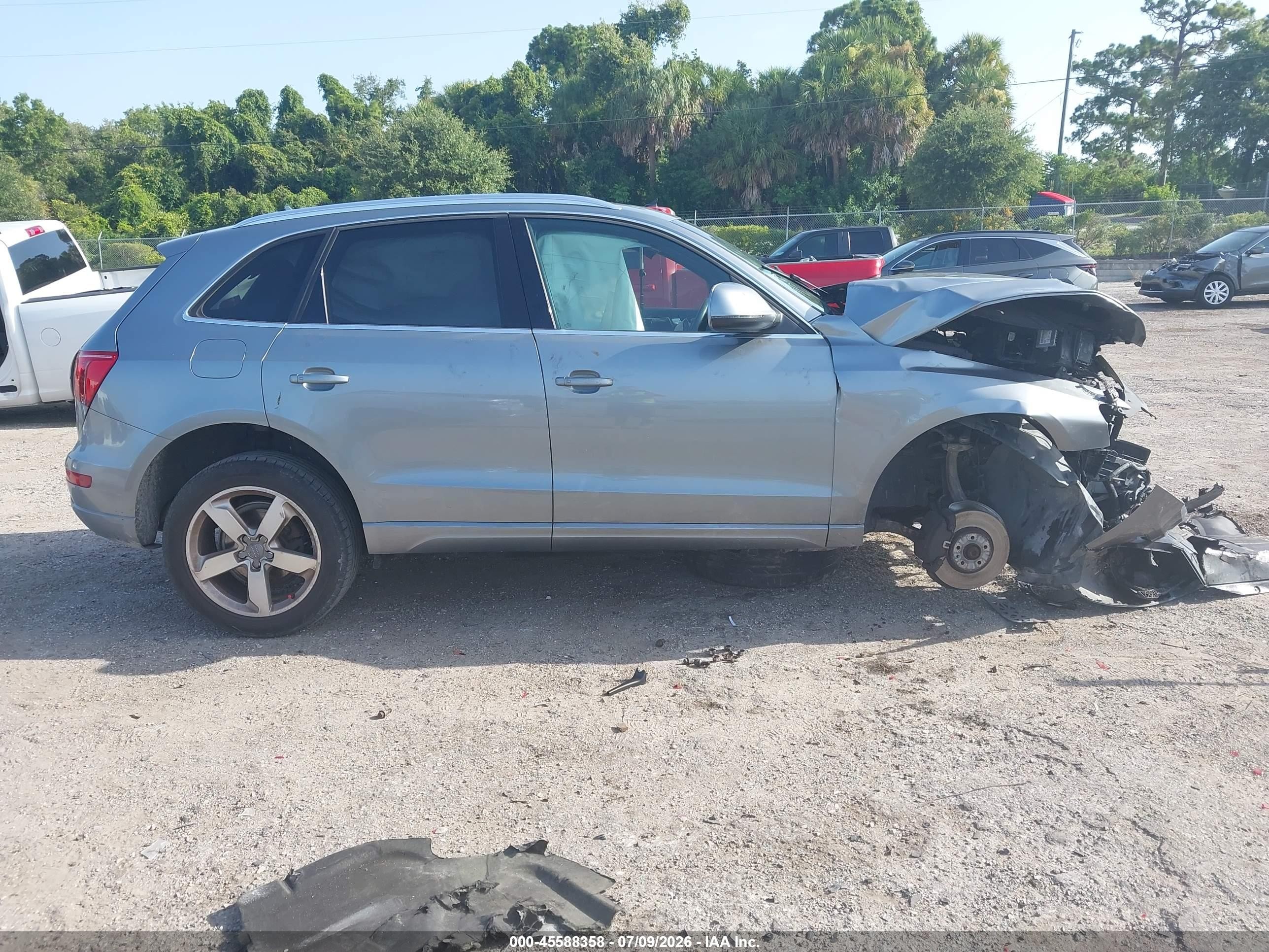2010 Audi Q5 3.2 Premium Gray vin: WA1VKBFP3AA049781