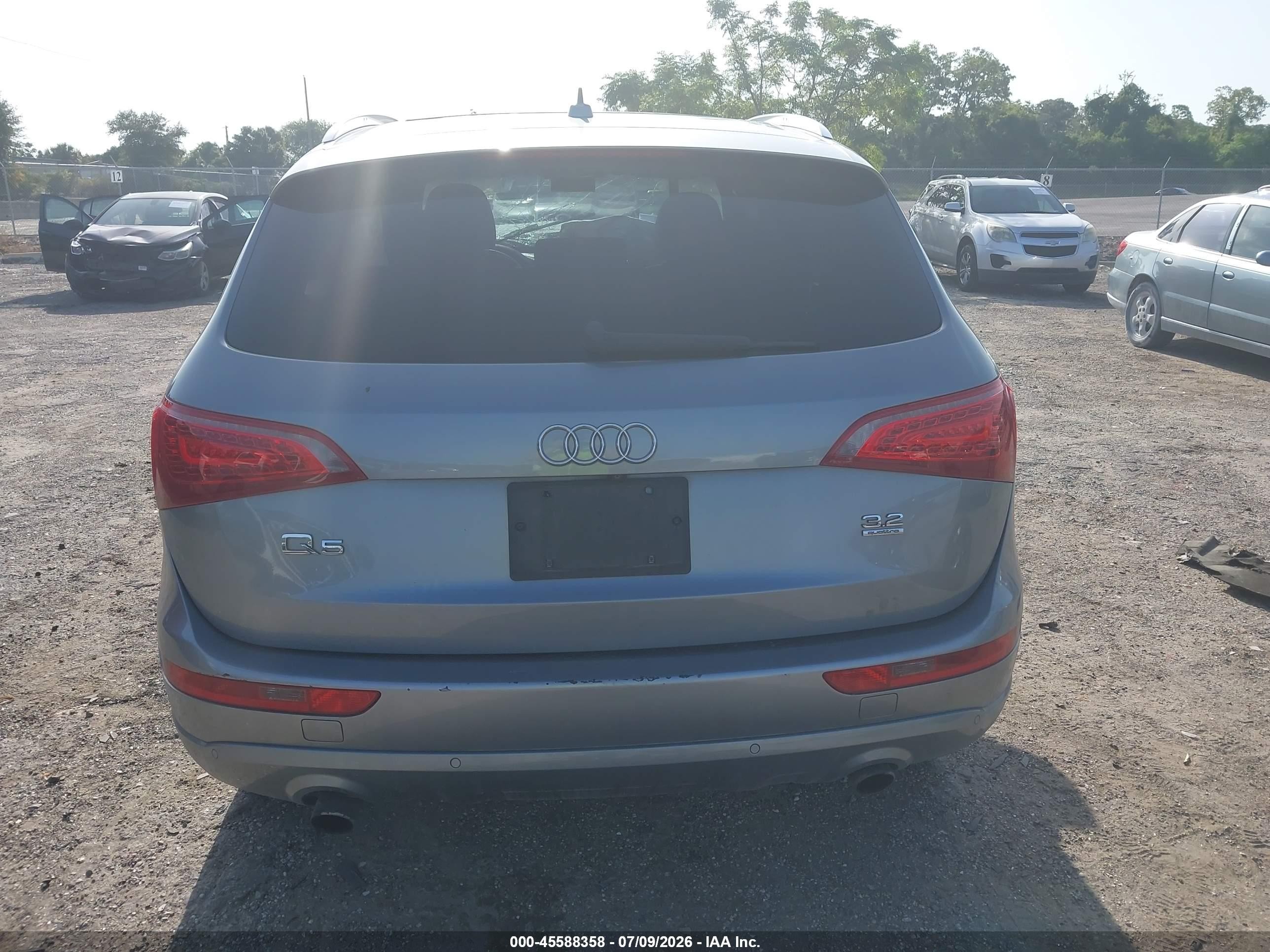 2010 Audi Q5 3.2 Premium Gray vin: WA1VKBFP3AA049781