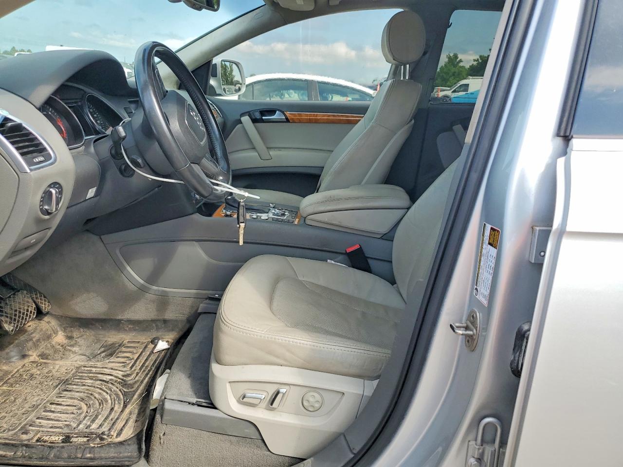 2010 Audi Q7 Prestige Silver vin: WA1VMAFE6AD007235
