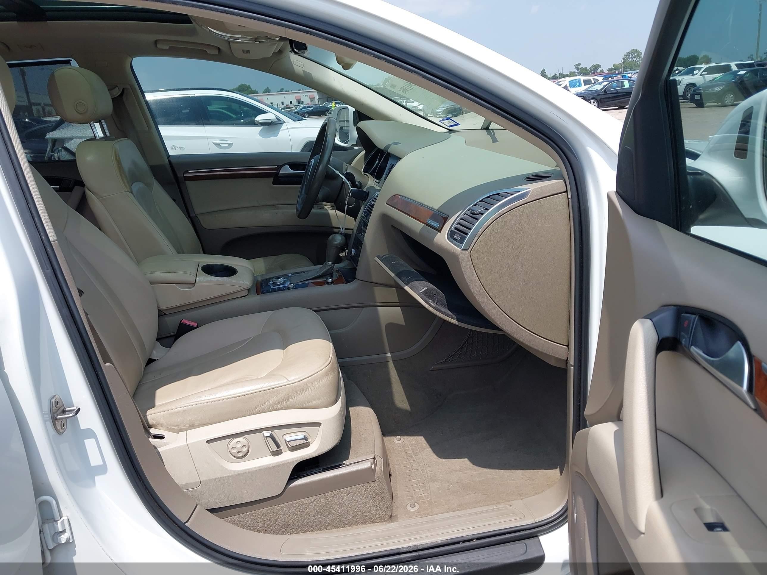 2010 Audi Q7 3.6 Premium White vin: WA1VYAFE3AD002255