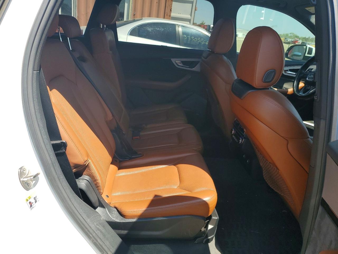2019 Audi Q7 Technik S-line Белый vin: WA1WABF78KD009414