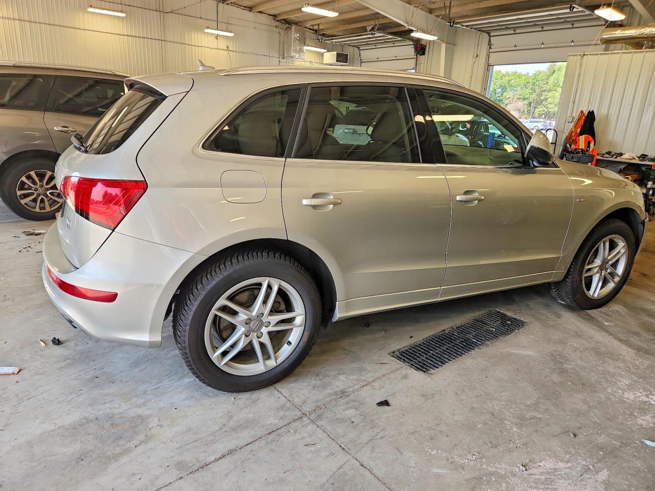 2013 Audi Q5 Prestige Silver vin: WA1WGAFP1DA092178