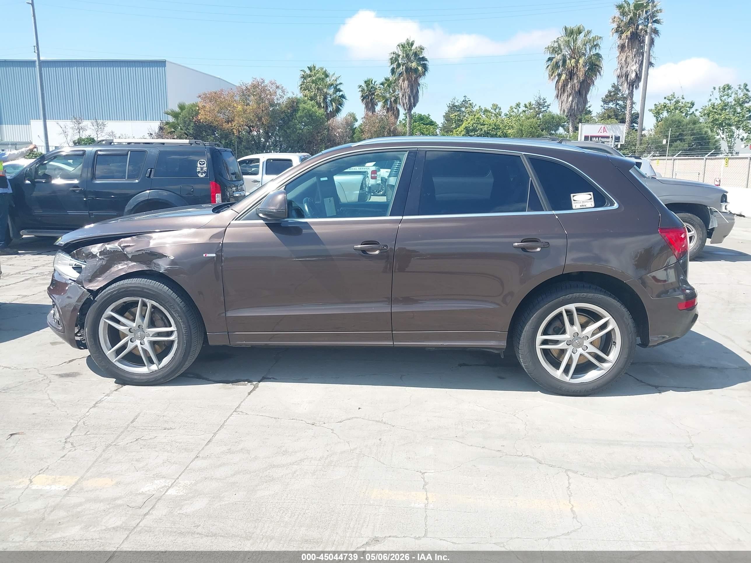 2014 Audi Q5 3.0t Premium Plus Dark Brown vin: WA1WGAFP7EA040149