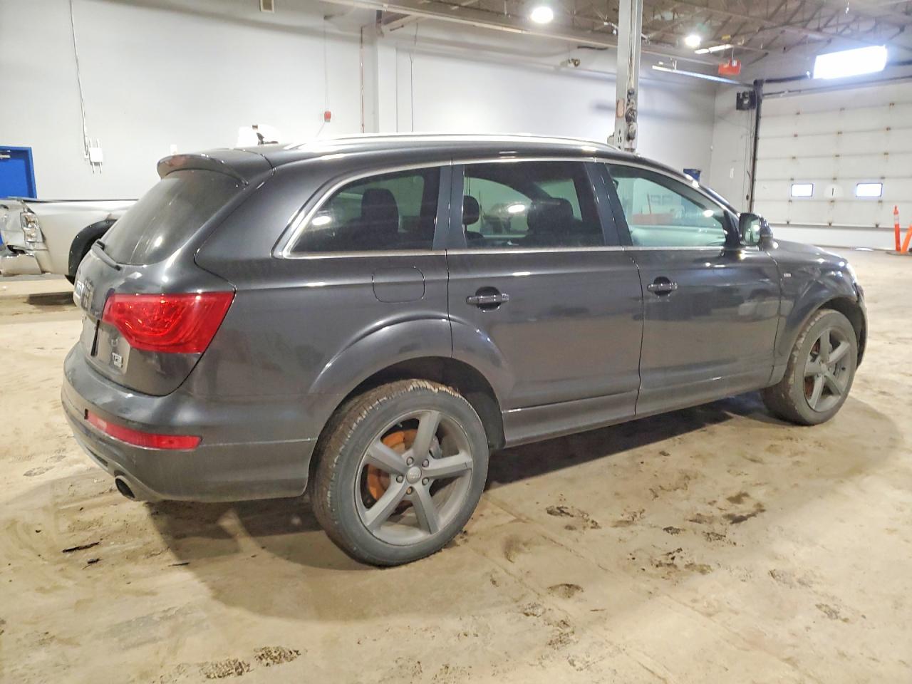 2015 Audi Q7 V6 4dr Awd Угольный vin: WA1WGCFE5FD021447