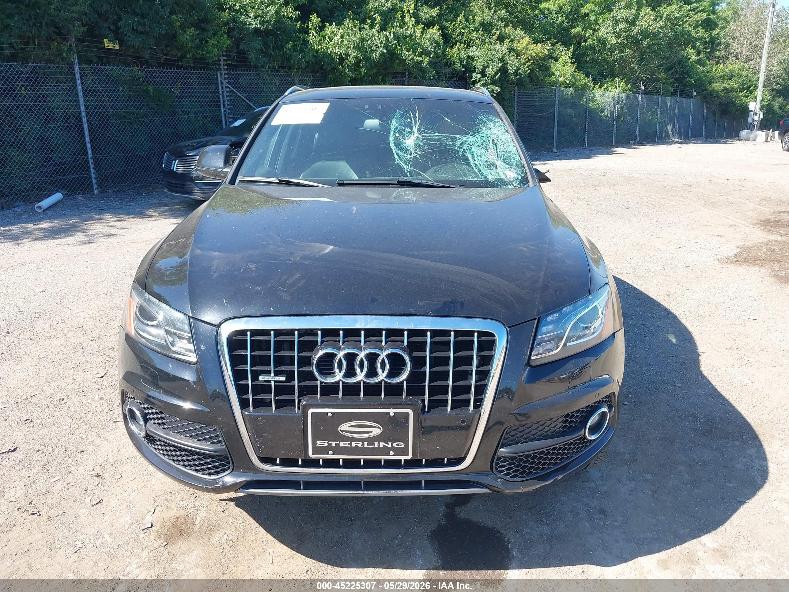 2011 Audi Q5 3.2 Premium Plus Black vin: WA1WKAFP0BA107927