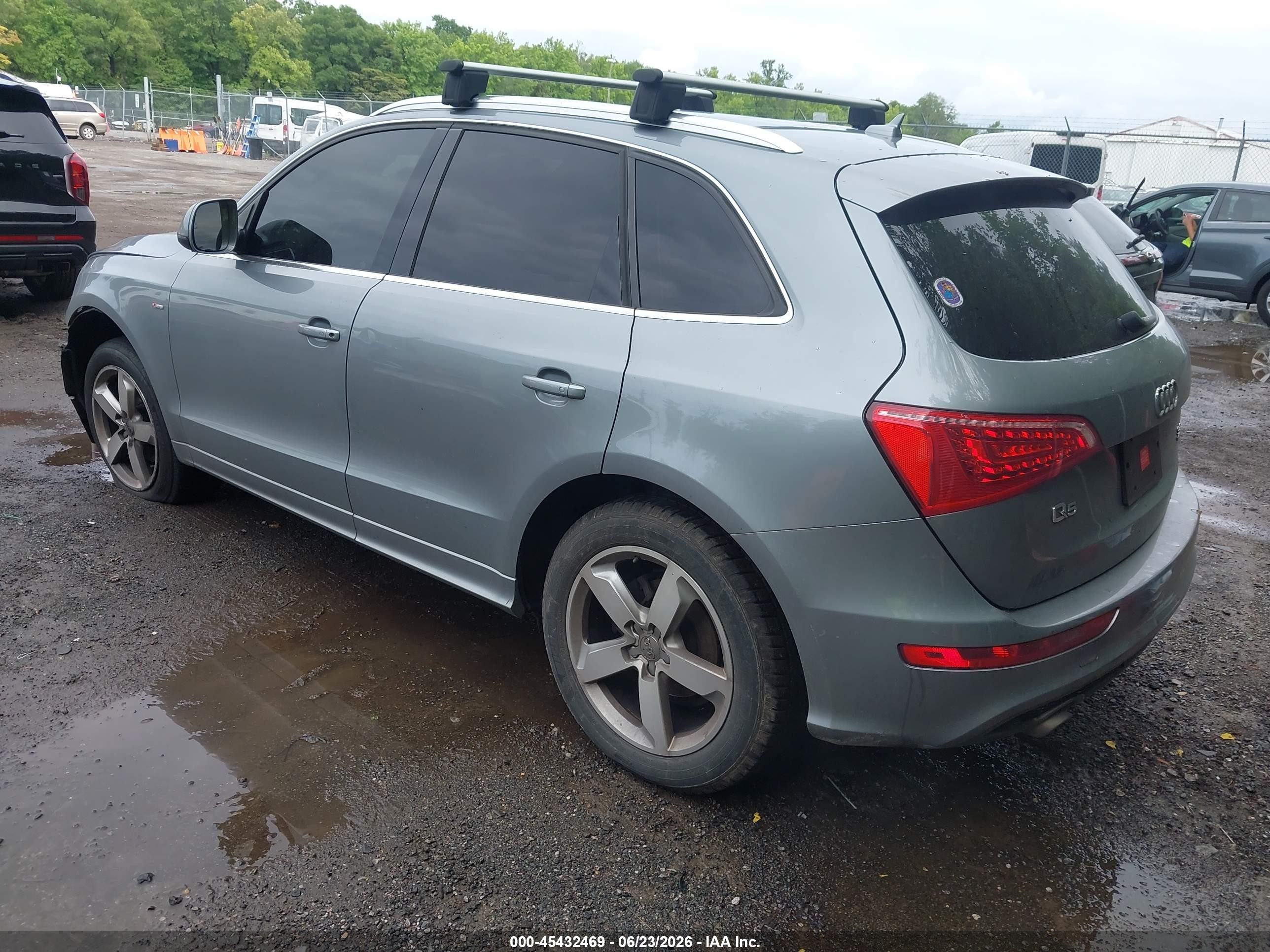 2011 Audi Q5 3.2 Premium Plus Silver vin: WA1WKAFP2BA029604