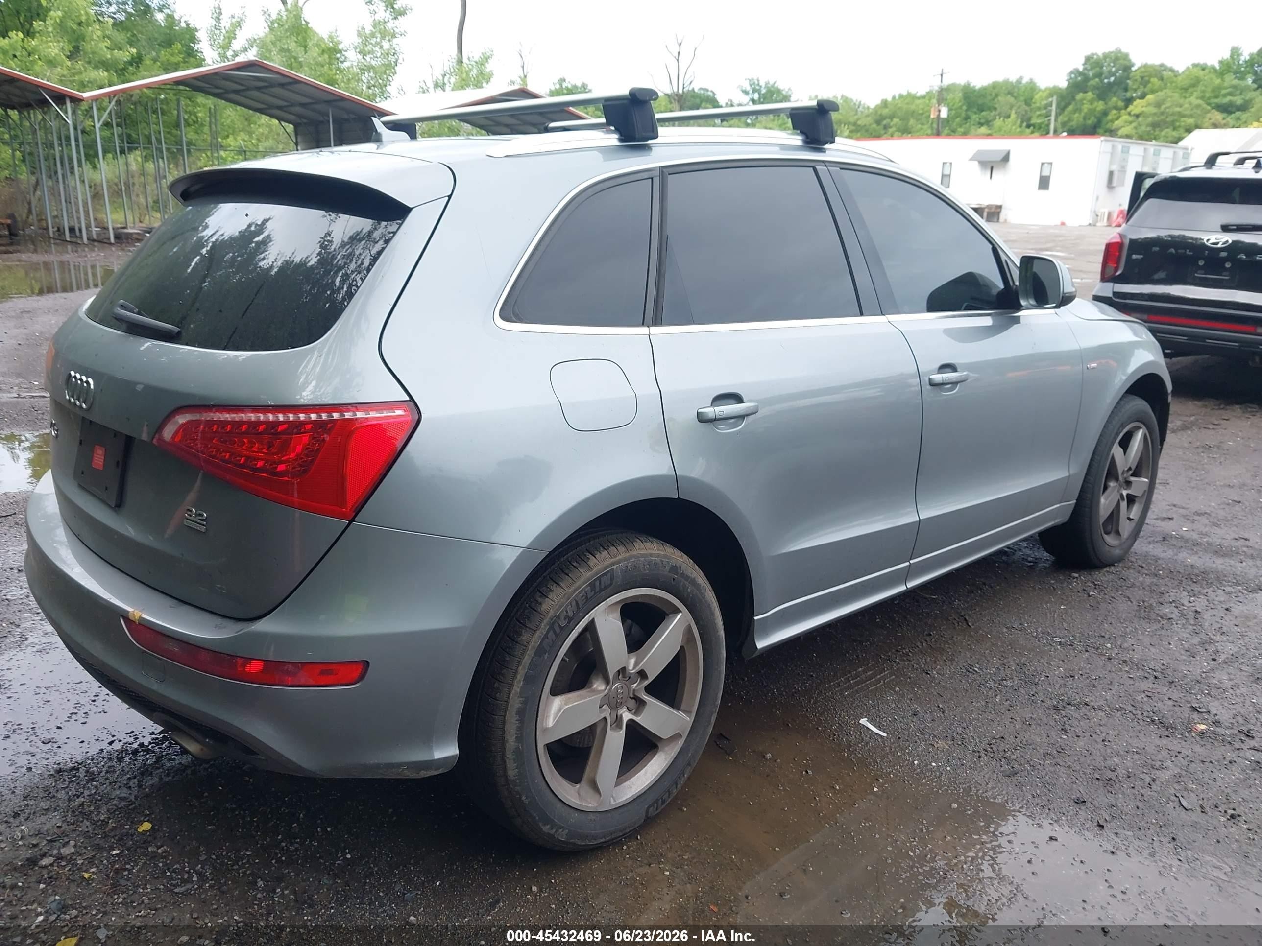 2011 Audi Q5 3.2 Premium Plus Silver vin: WA1WKAFP2BA029604