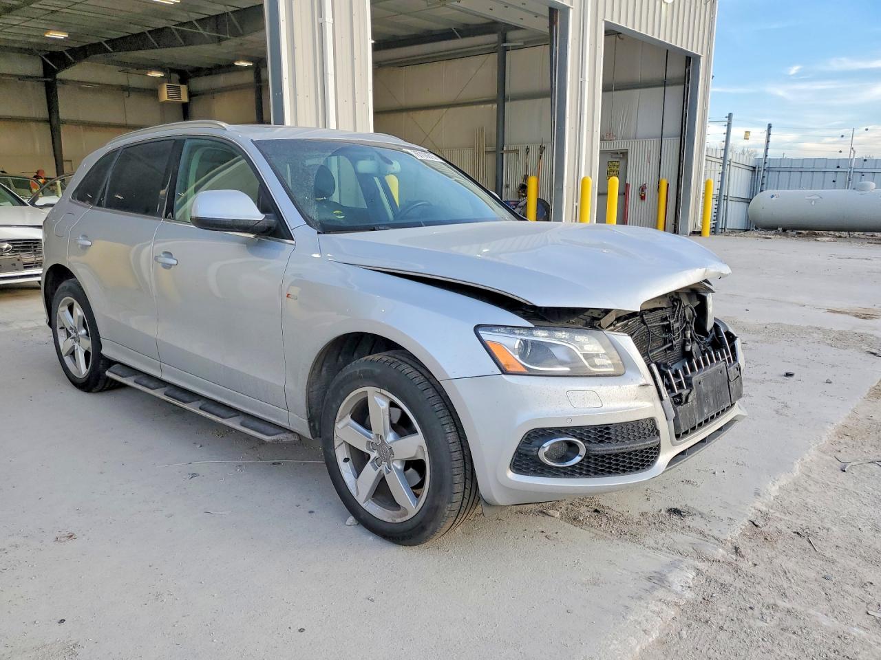 2011 Audi Q5 Prestige Silver vin: WA1WKAFP3BA036447