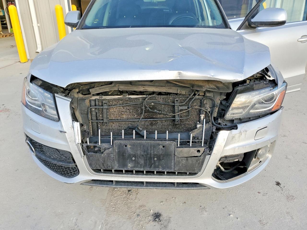 2011 Audi Q5 Prestige Silver vin: WA1WKAFP3BA036447