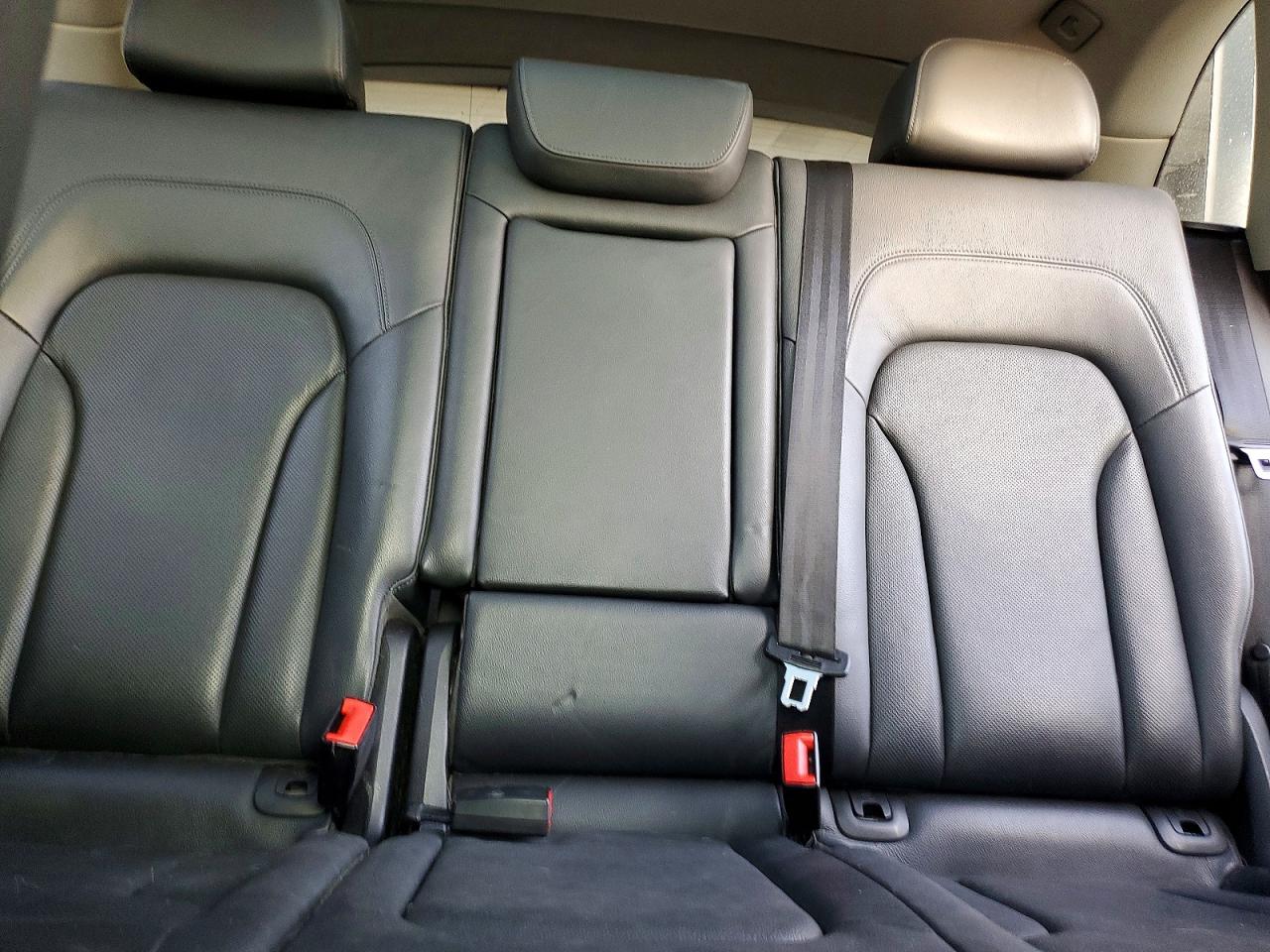 2011 Audi Q5 Prestige Silver vin: WA1WKAFP3BA036447