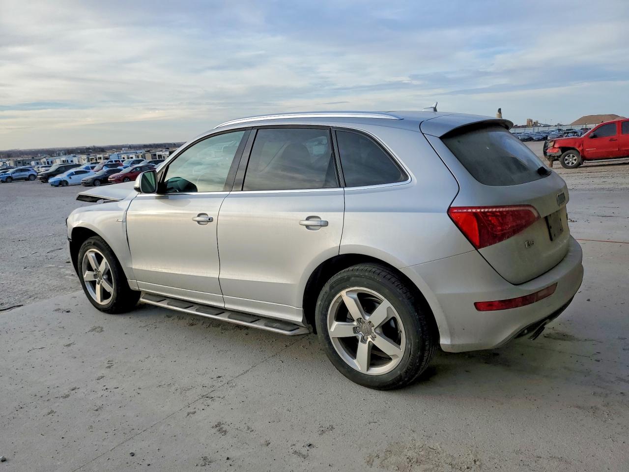 2011 Audi Q5 Prestige Silver vin: WA1WKAFP3BA036447