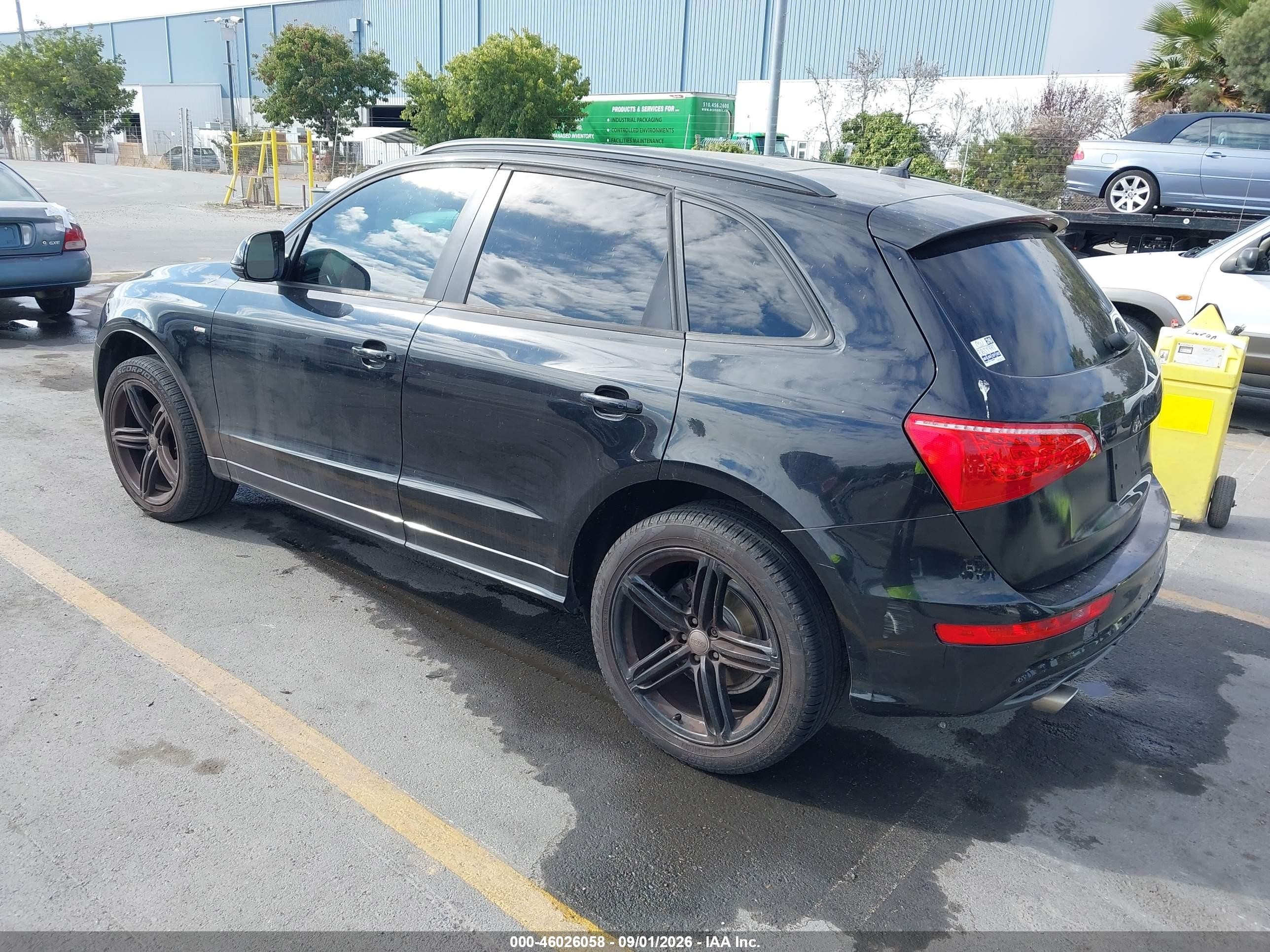 2012 Audi Q5 3.2 Premium Black vin: WA1WKAFP7CA104699