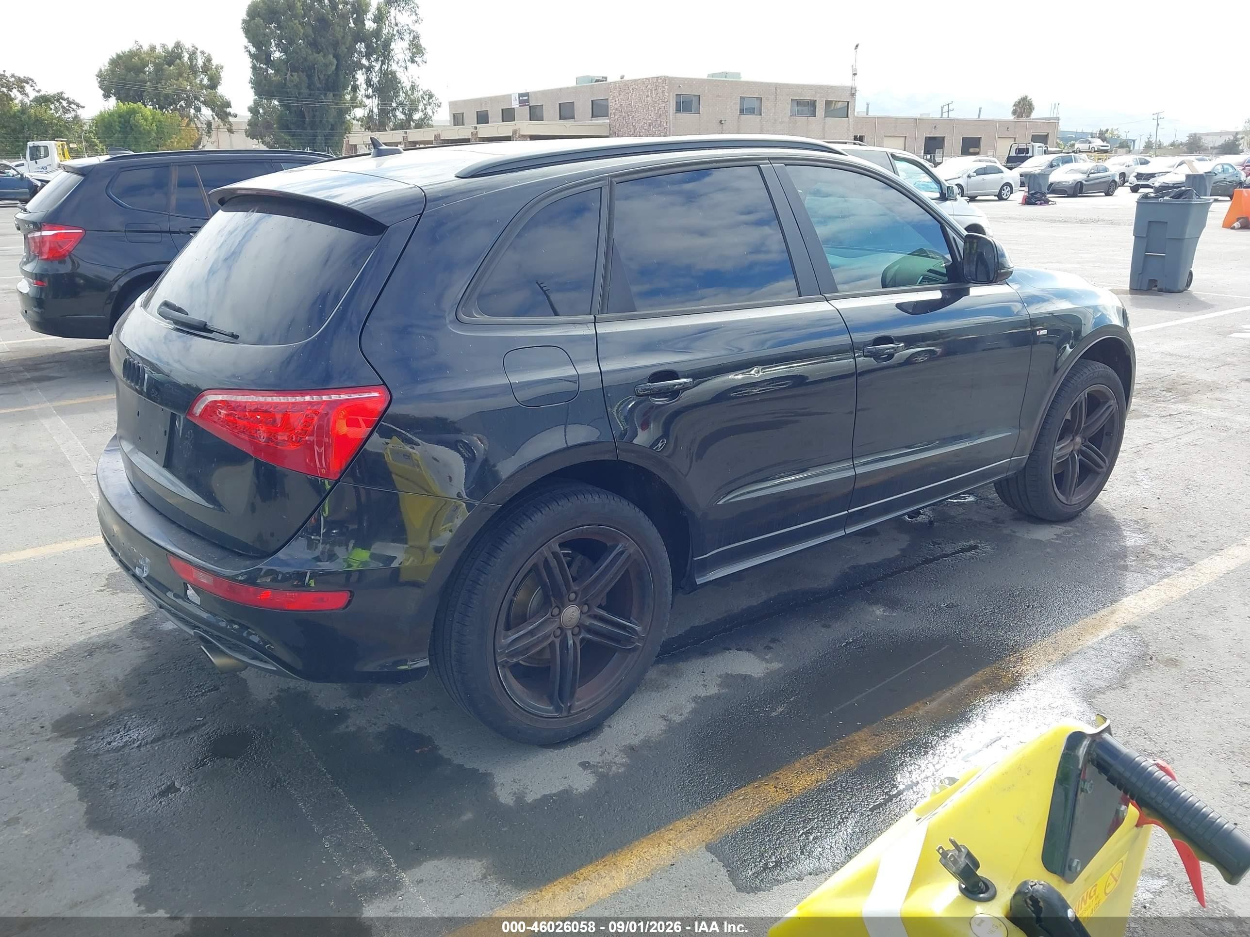 2012 Audi Q5 3.2 Premium Black vin: WA1WKAFP7CA104699