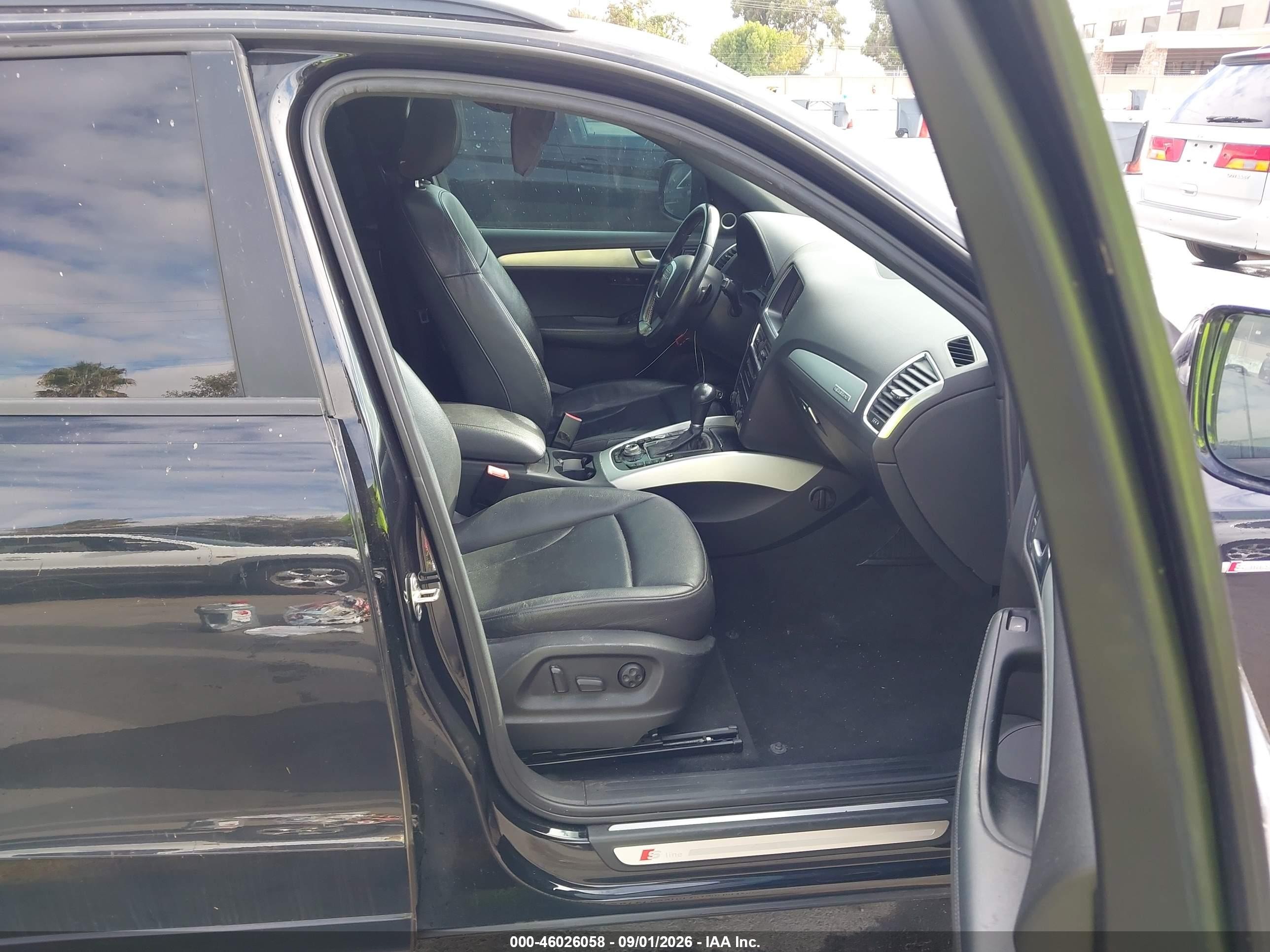 2012 Audi Q5 3.2 Premium Black vin: WA1WKAFP7CA104699