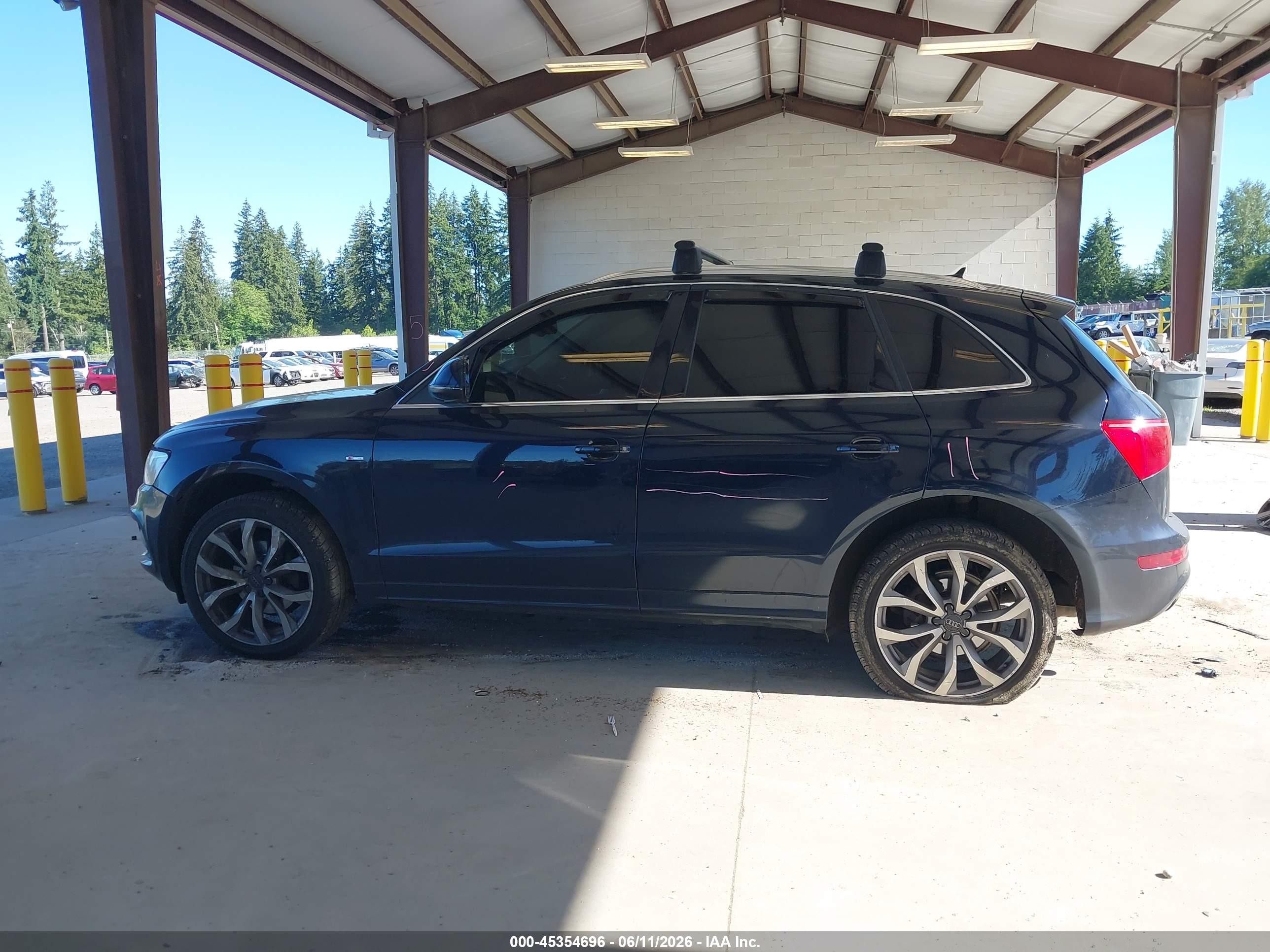 2011 Audi Q5 3.2 Premium Plus Blue vin: WA1WKAFP8BA046052
