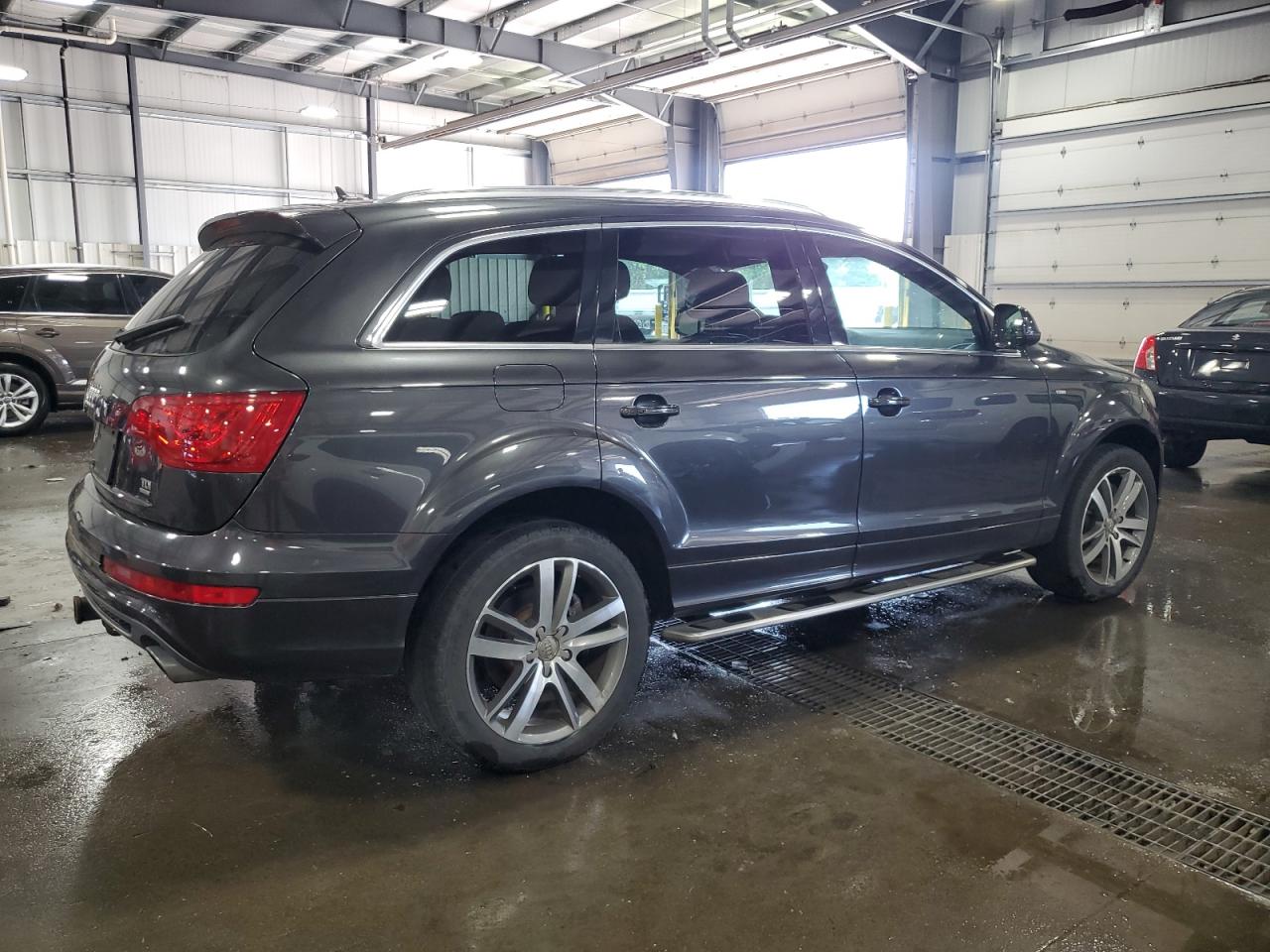 2011 Audi Q7 Charcoal vin: WA1WMAFE4BD002184