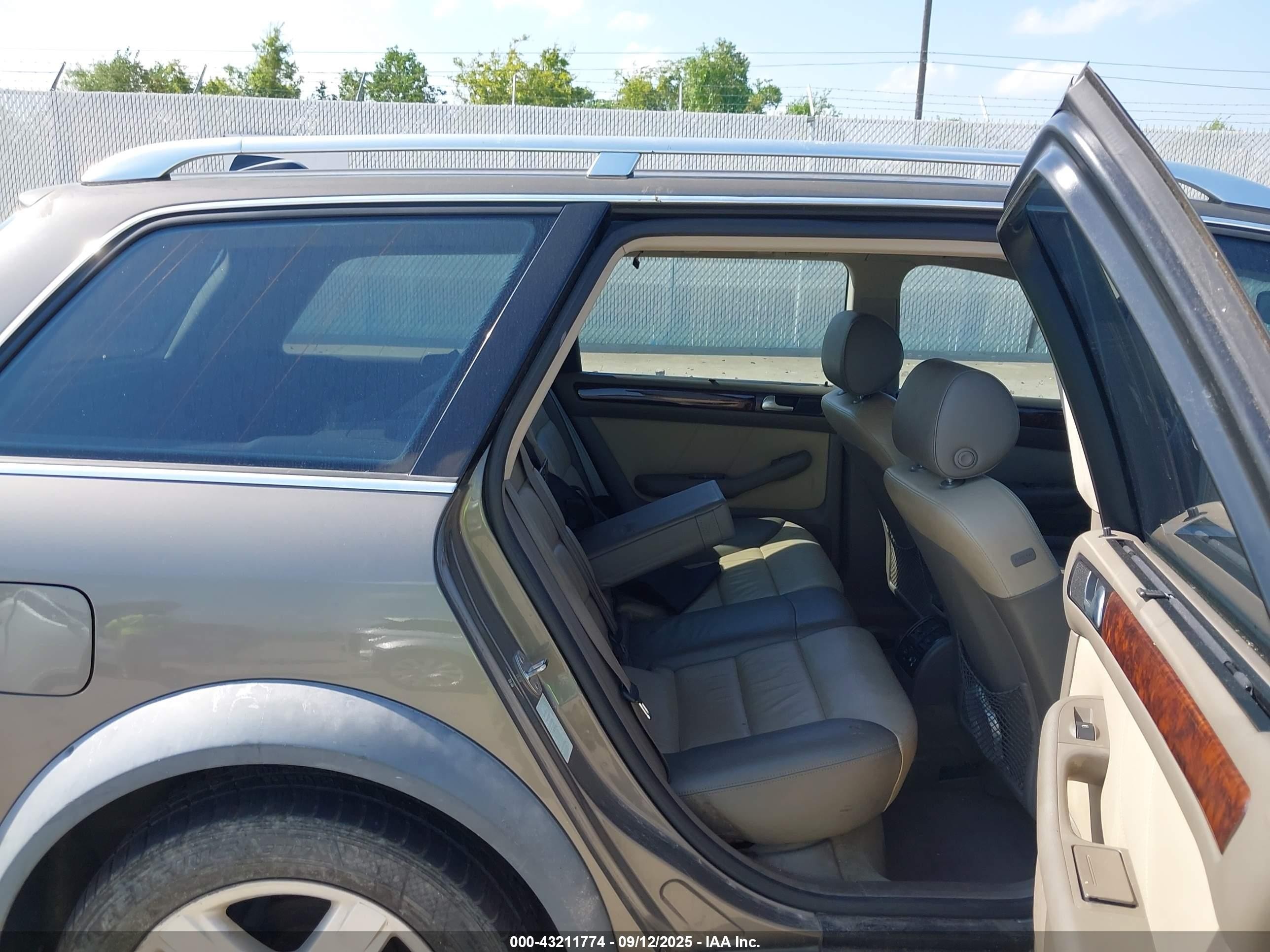 2004 Audi Allroad 2.7t Серый vin: WA1YD64B04N047411
