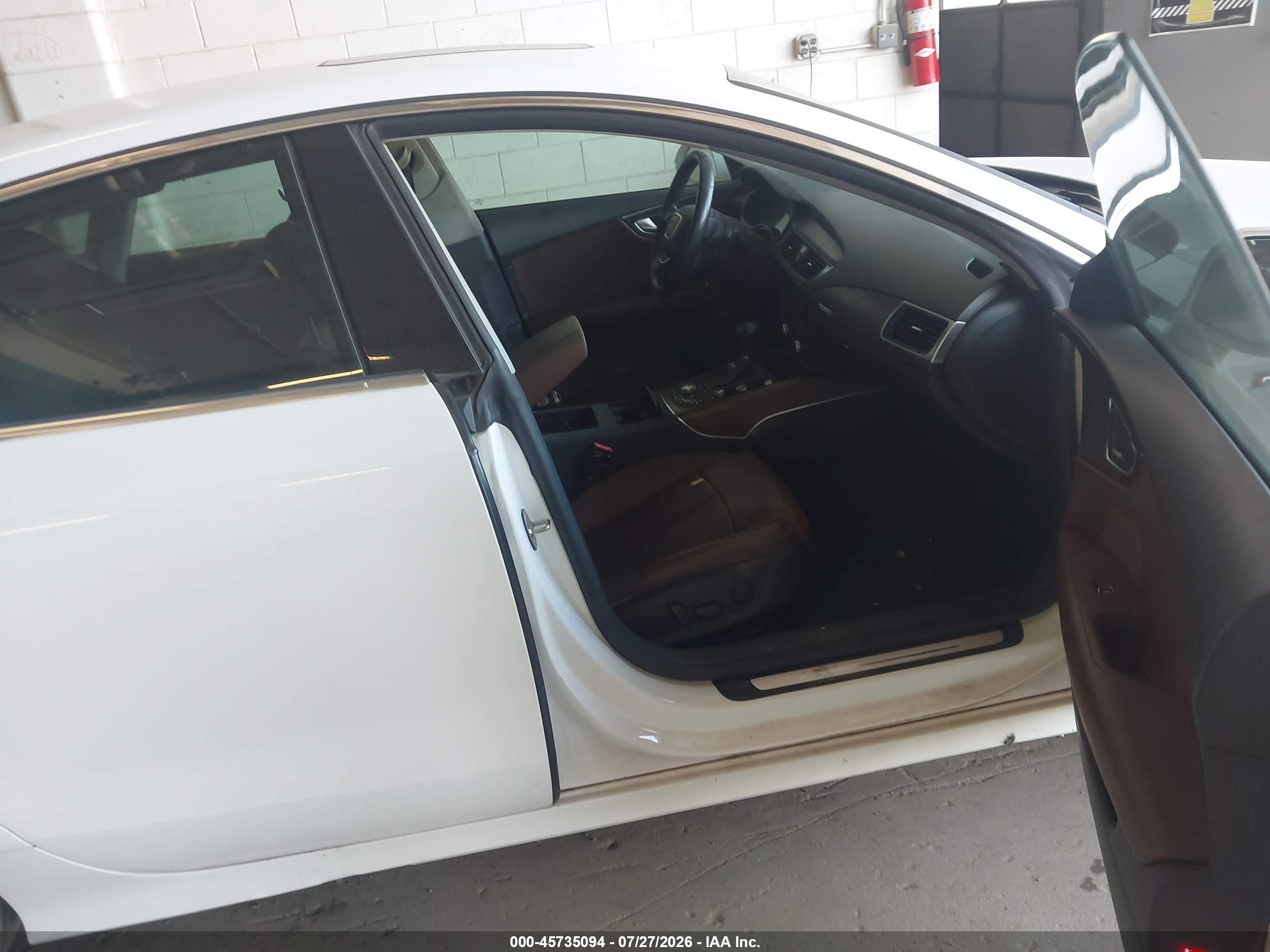 2012 Audi A7 3.0 Prestige White vin: WAU2GAFC2CN082121