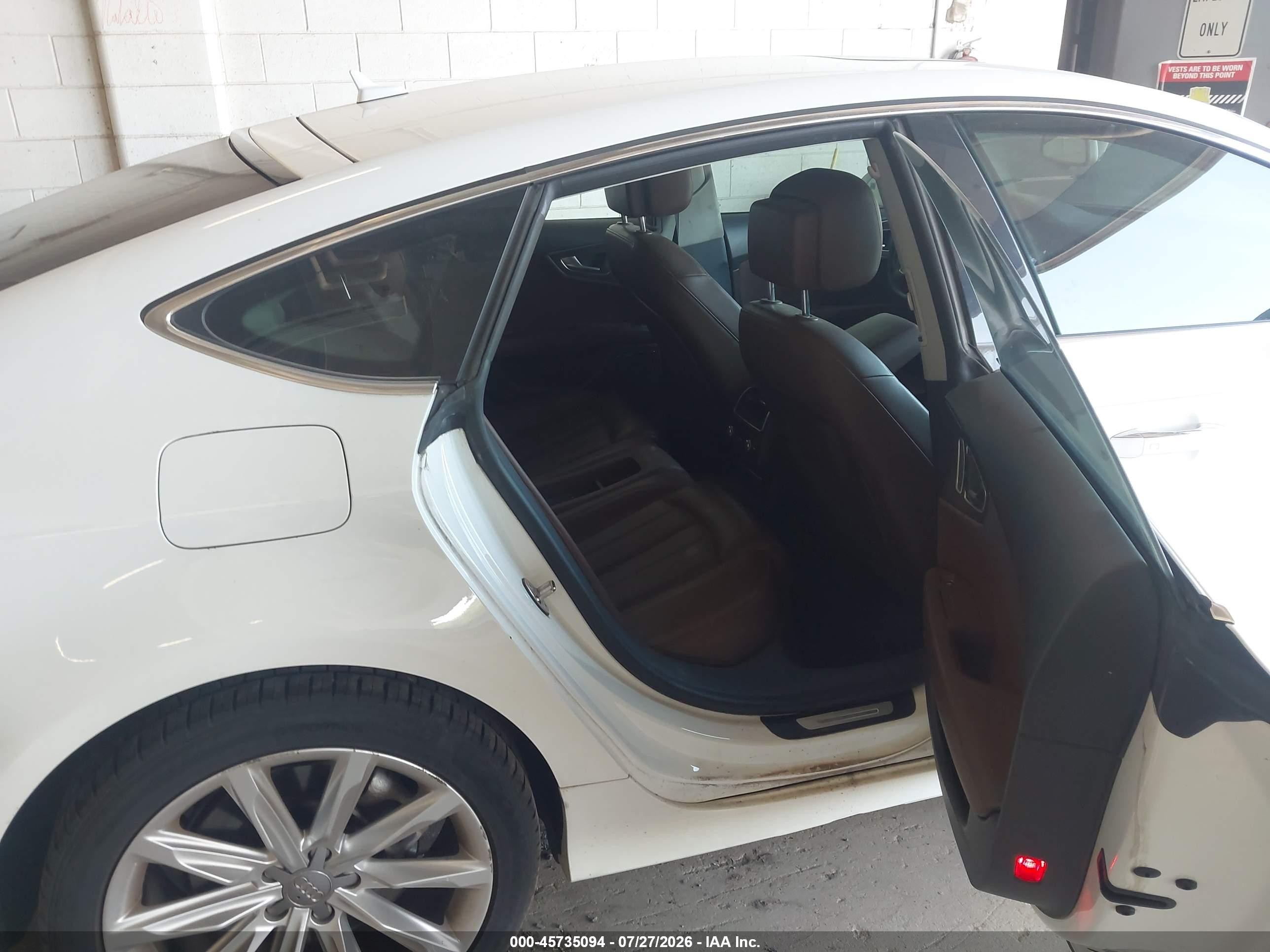 2012 Audi A7 3.0 Prestige White vin: WAU2GAFC2CN082121