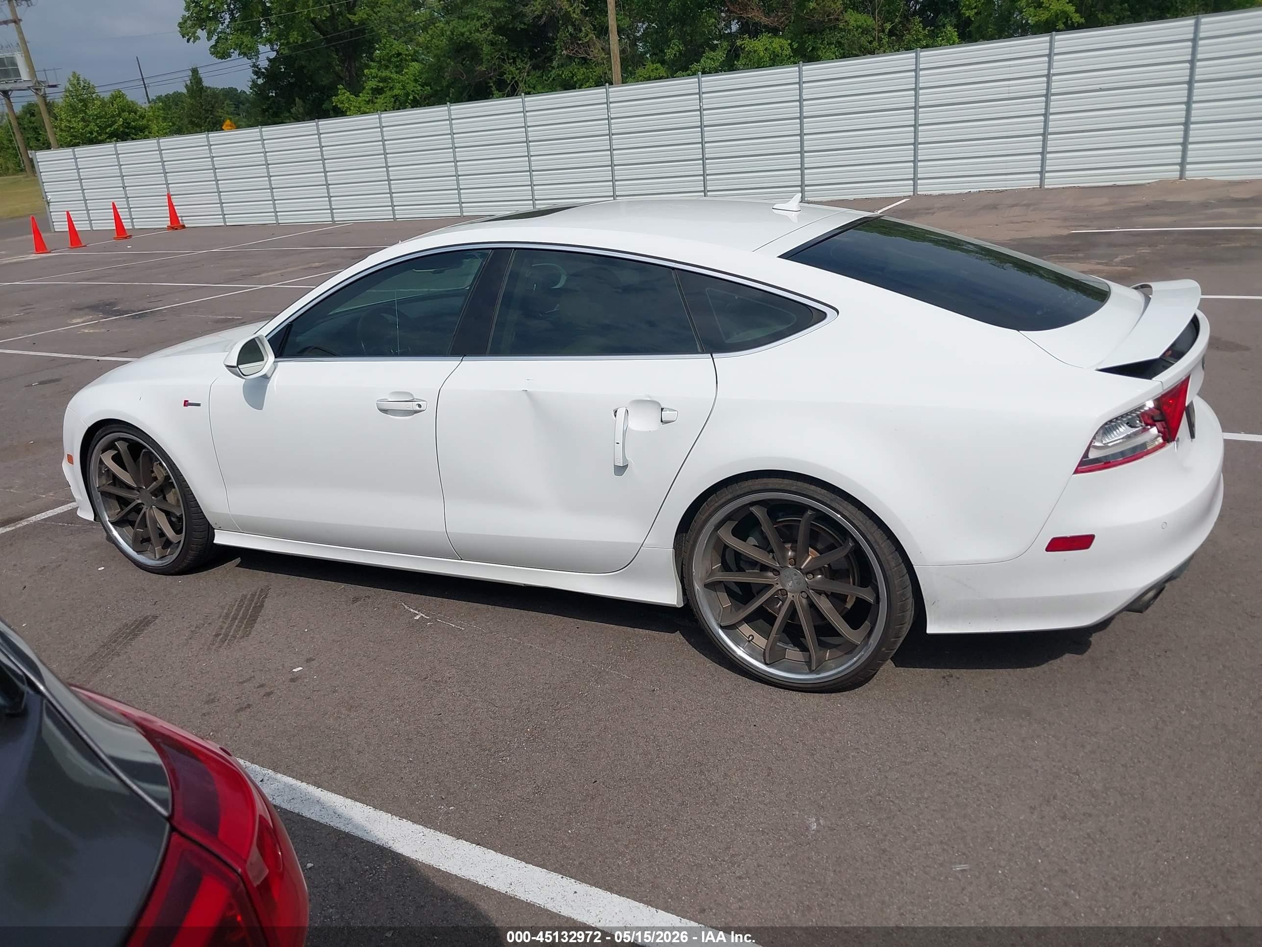 2013 Audi A7 3.0t Premium White vin: WAU2GAFC2DN010918