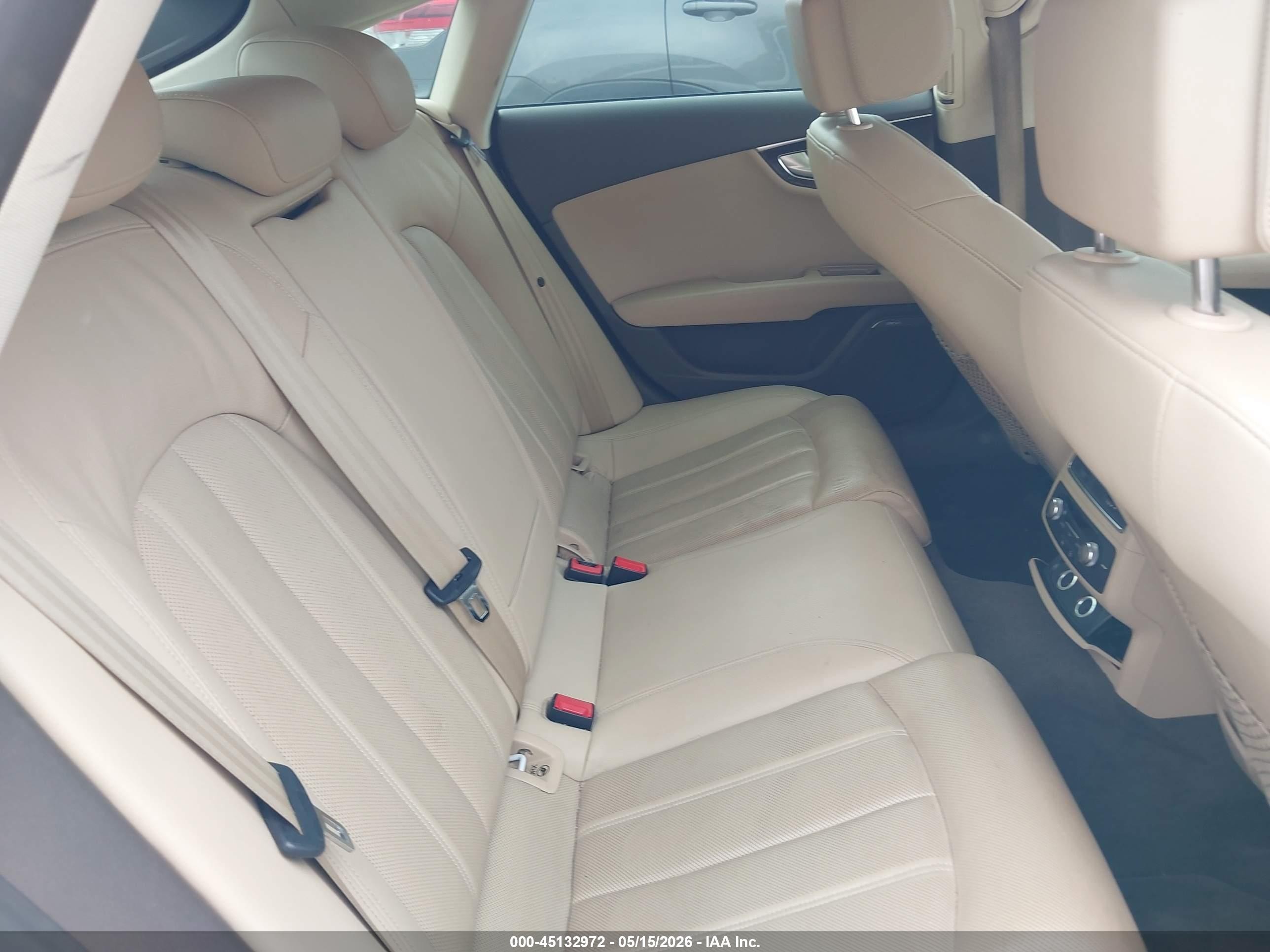 2013 Audi A7 3.0t Premium White vin: WAU2GAFC2DN010918