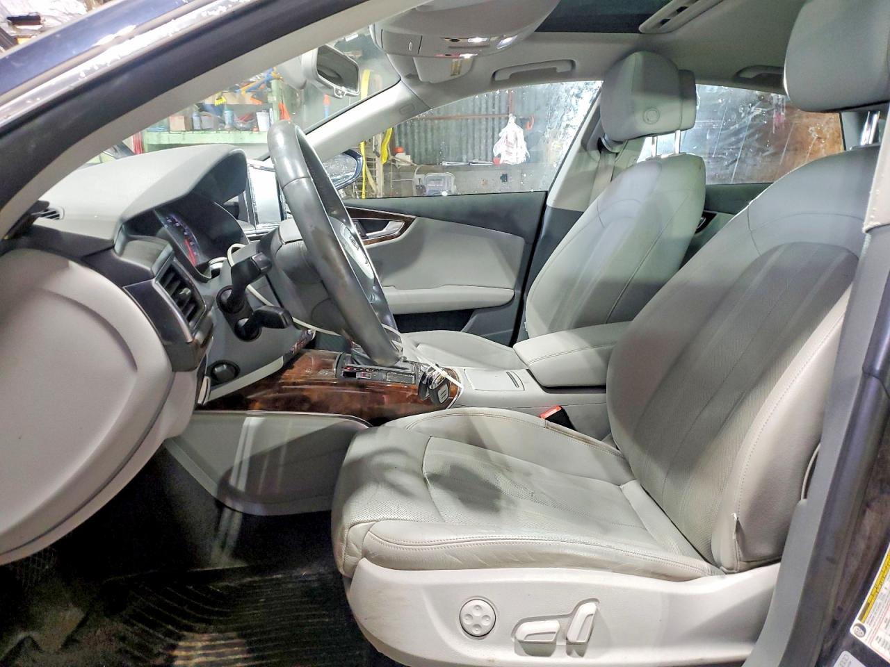 2013 Audi A7 Prestige Blue vin: WAU2GAFC4DN028062