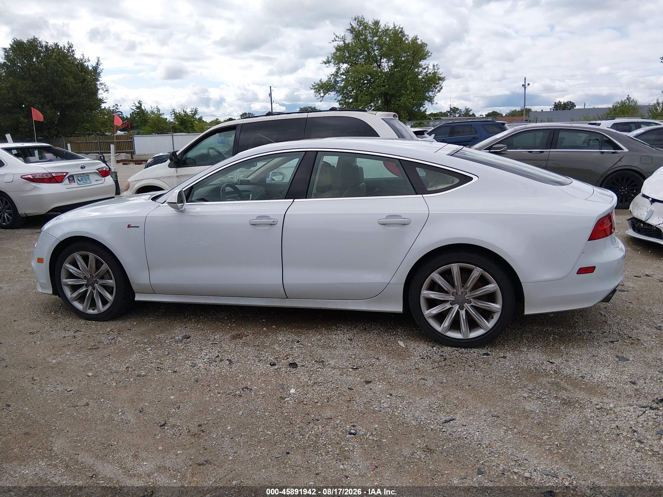 2013 Audi A7 3.0t Premium White vin: WAU2GAFC4DN059487