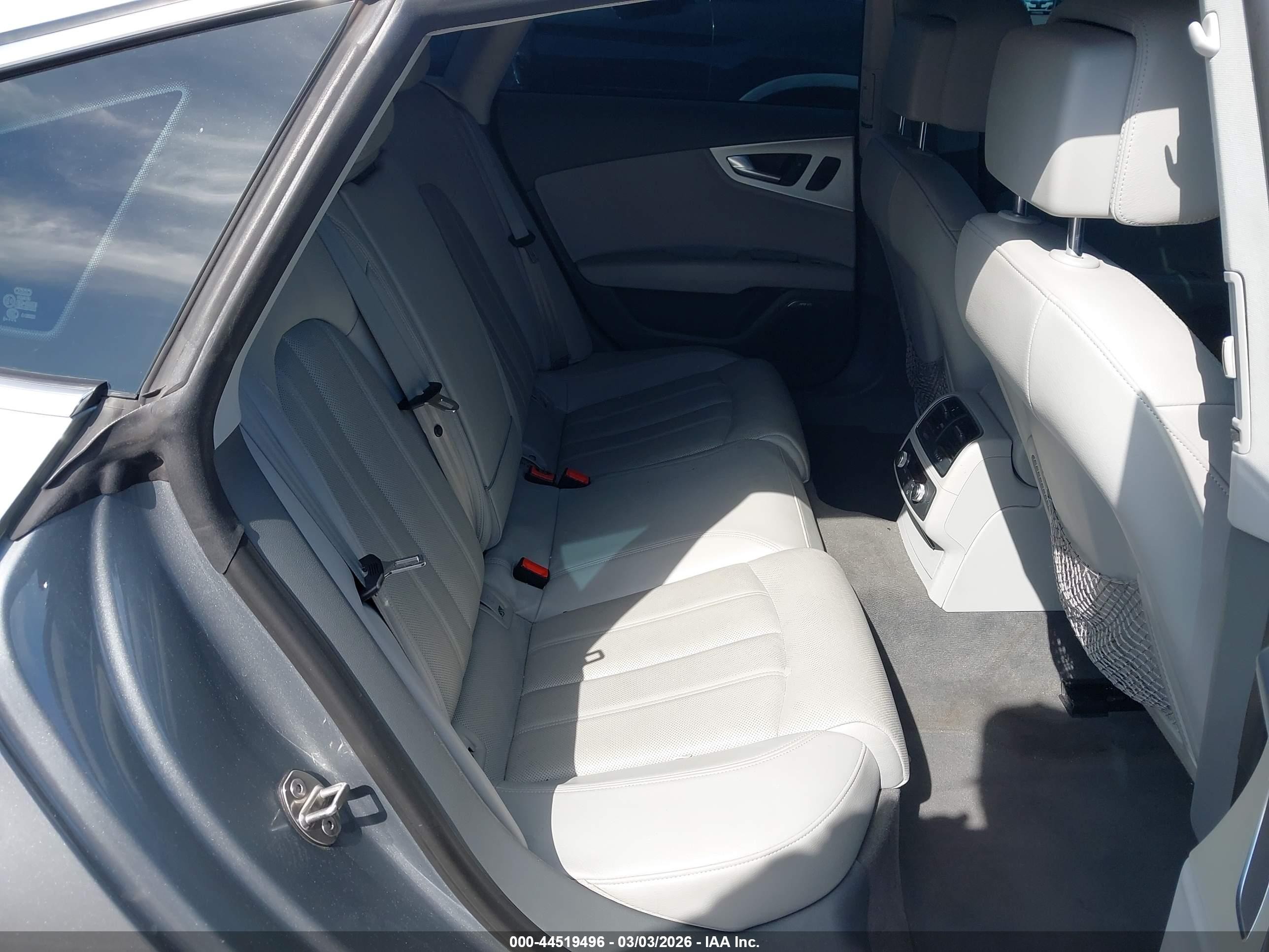 2014 Audi A7 3.0t Premium Plus Silver vin: WAU2GAFC4EN070152