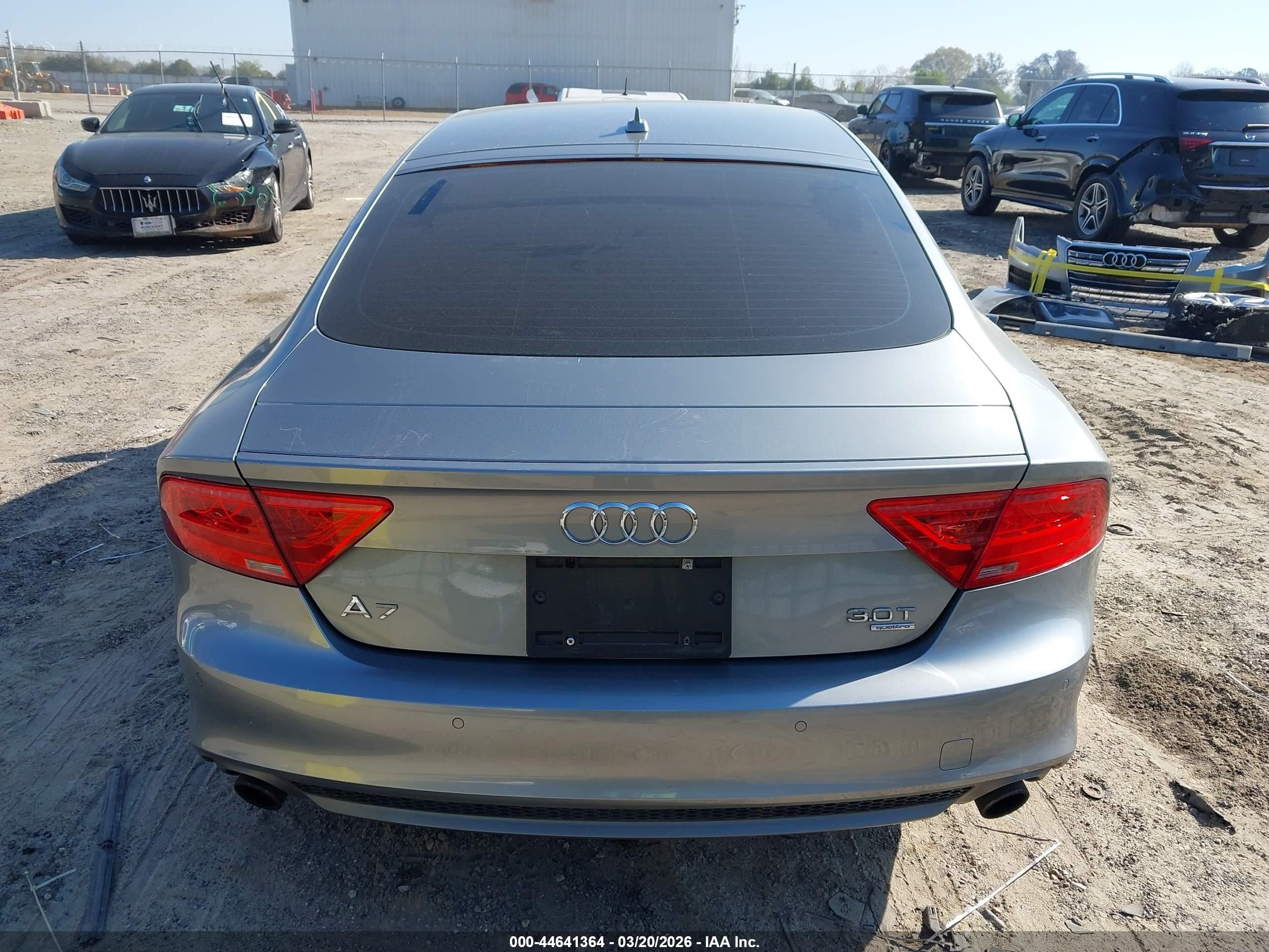 2013 Audi A7 3.0t Premium Серебряный vin: WAU2GAFC6DN112304