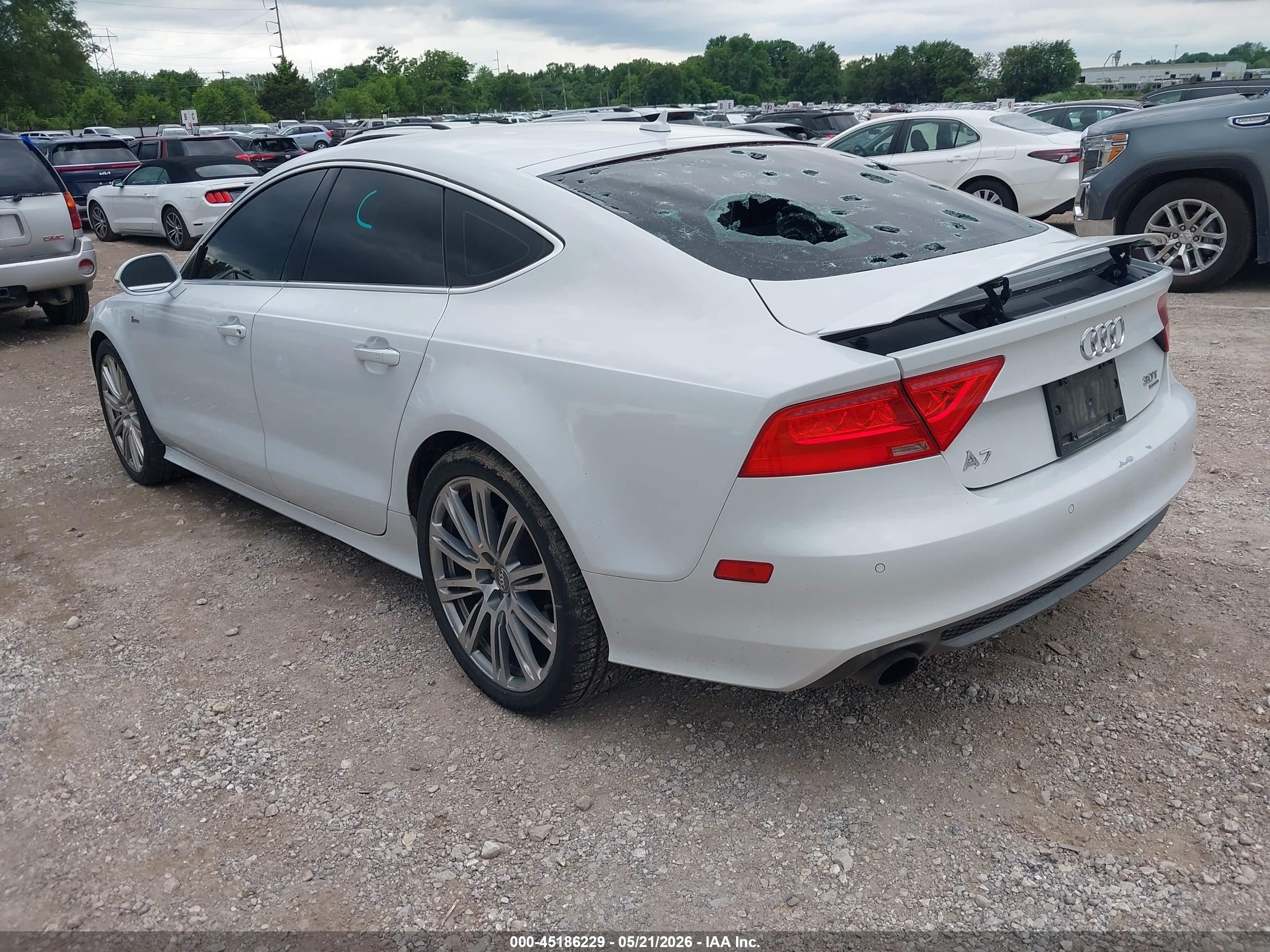 2013 Audi A7 3.0t Premium Белый vin: WAU2GAFC7DN081855