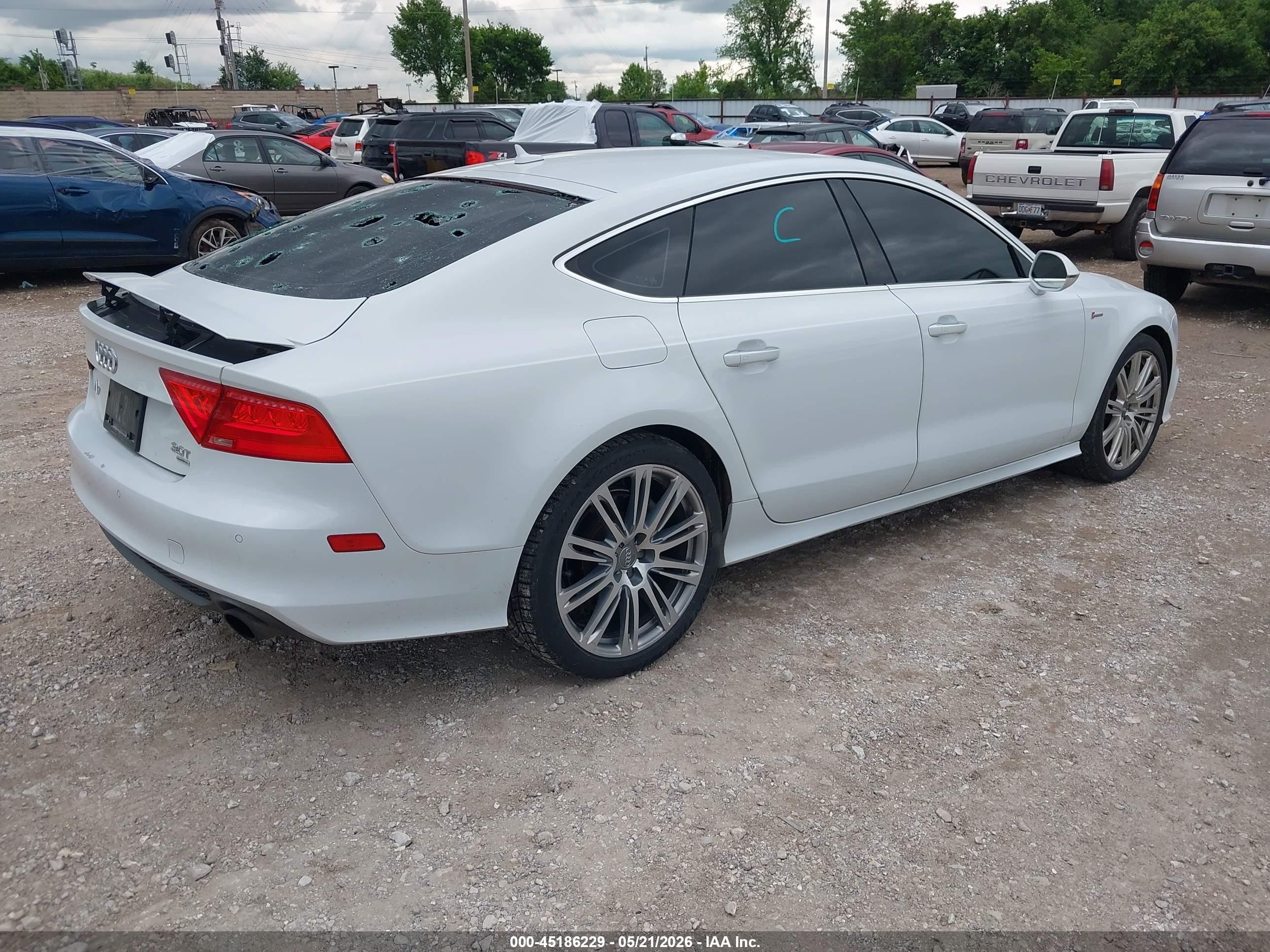 2013 Audi A7 3.0t Premium Белый vin: WAU2GAFC7DN081855