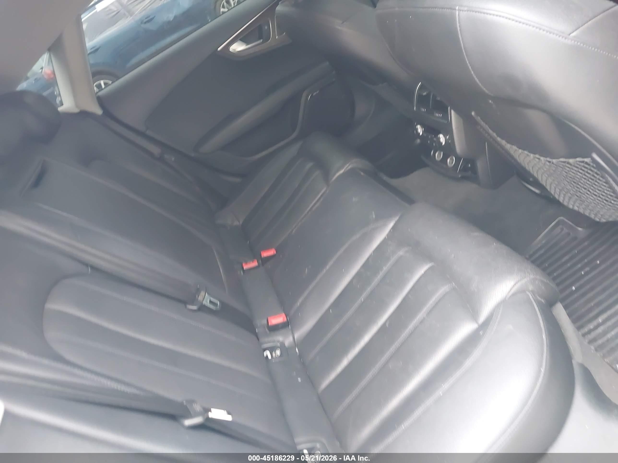 2013 Audi A7 3.0t Premium Белый vin: WAU2GAFC7DN081855
