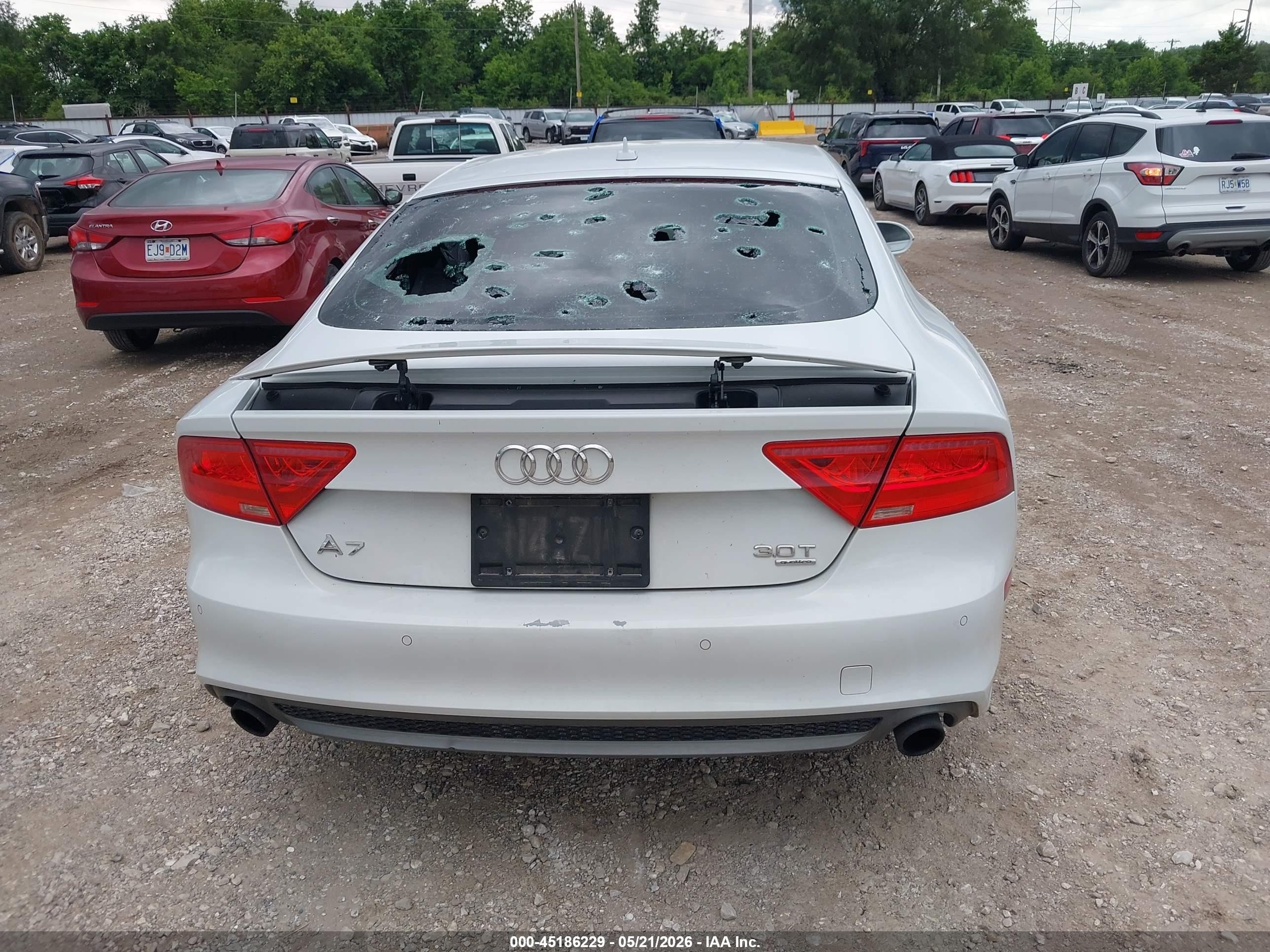 2013 Audi A7 3.0t Premium Белый vin: WAU2GAFC7DN081855