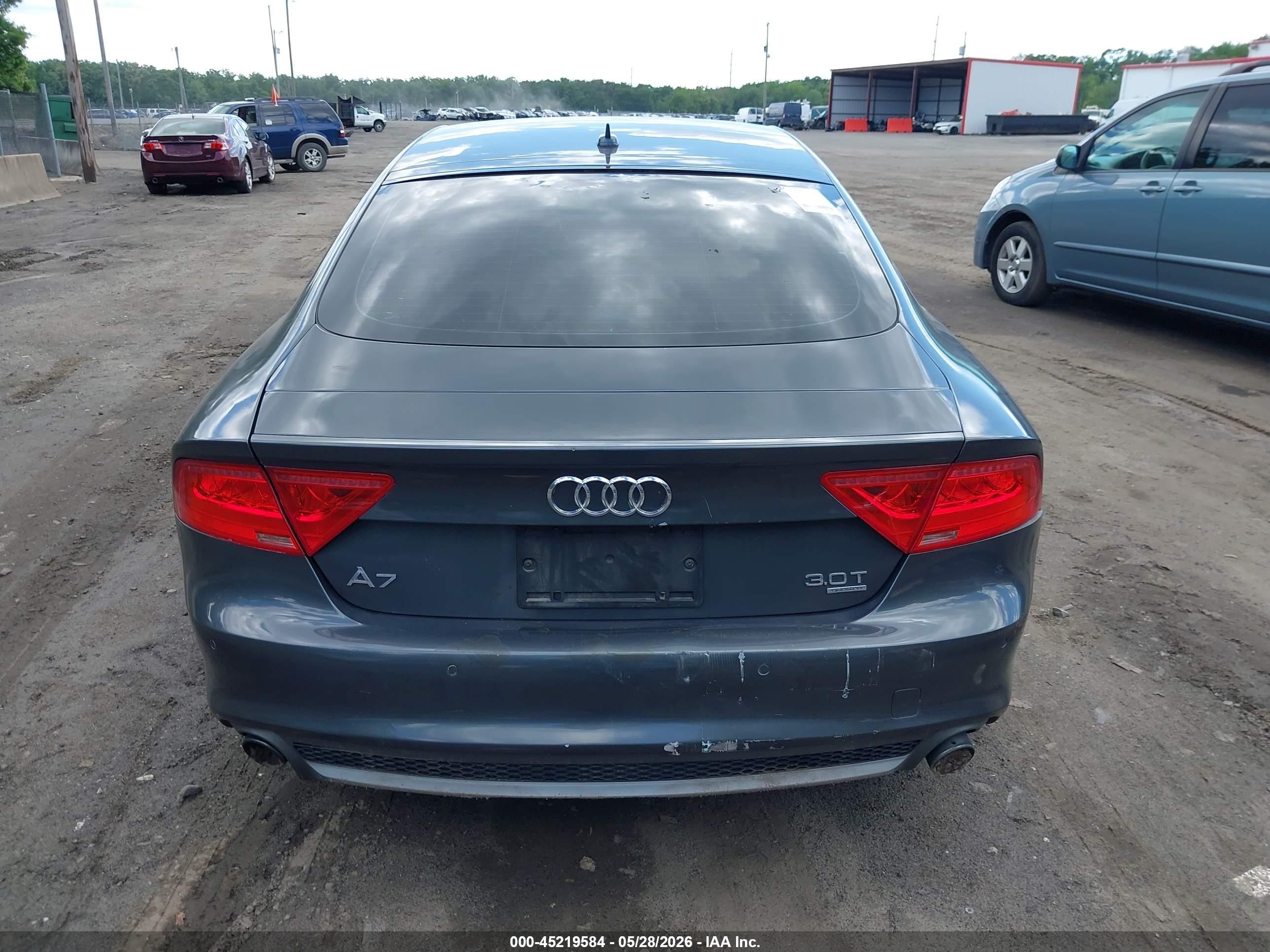 2013 Audi A7 3.0t Premium Серый vin: WAU2GAFC7DN114336