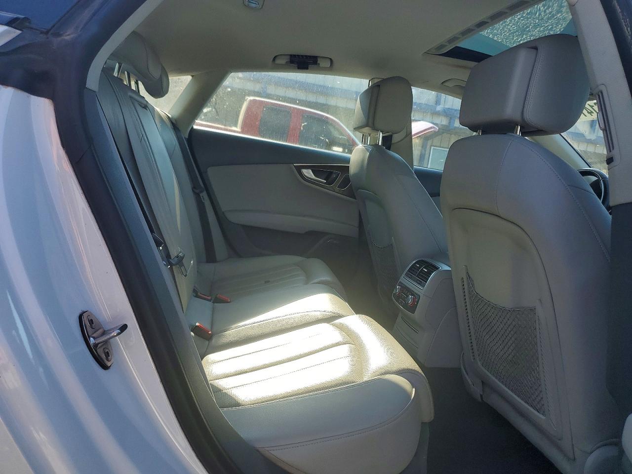 2015 Audi A7 Prestige White vin: WAU2GAFCXFN062154