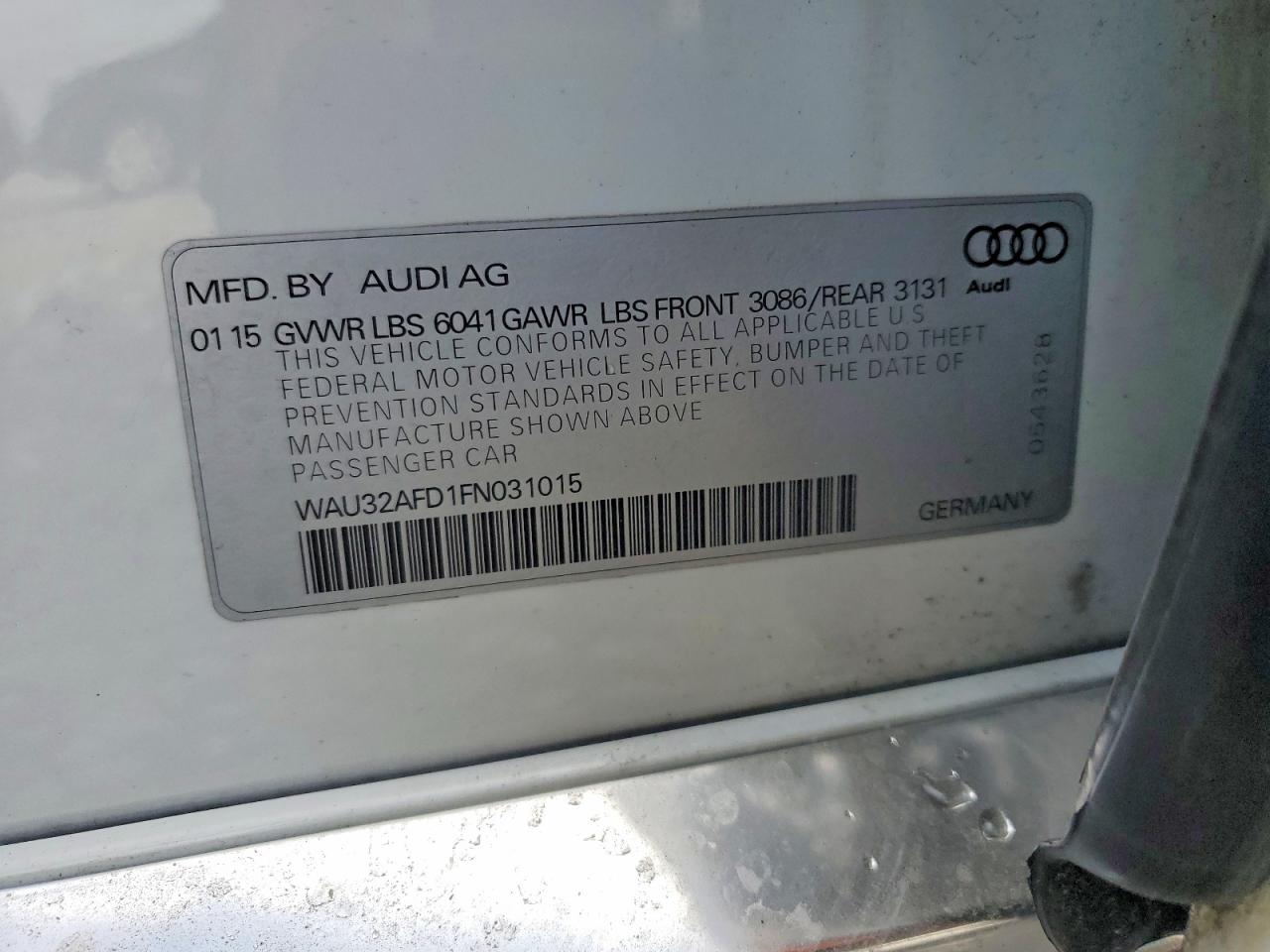 2015 Audi A8 Белый vin: WAU32AFD1FN031015